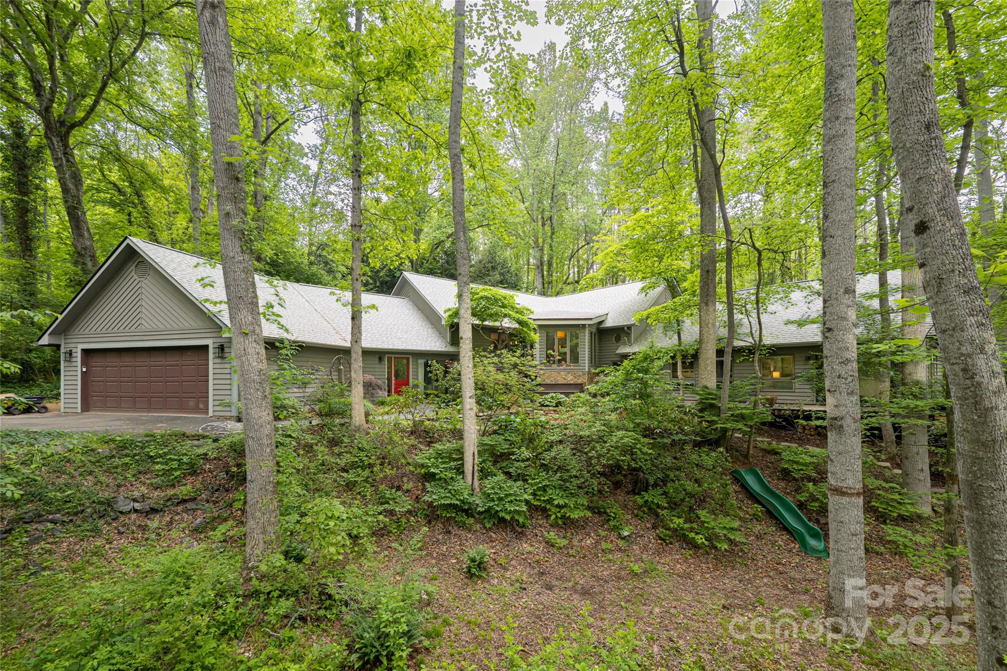 14 Oak Hollow Drive
