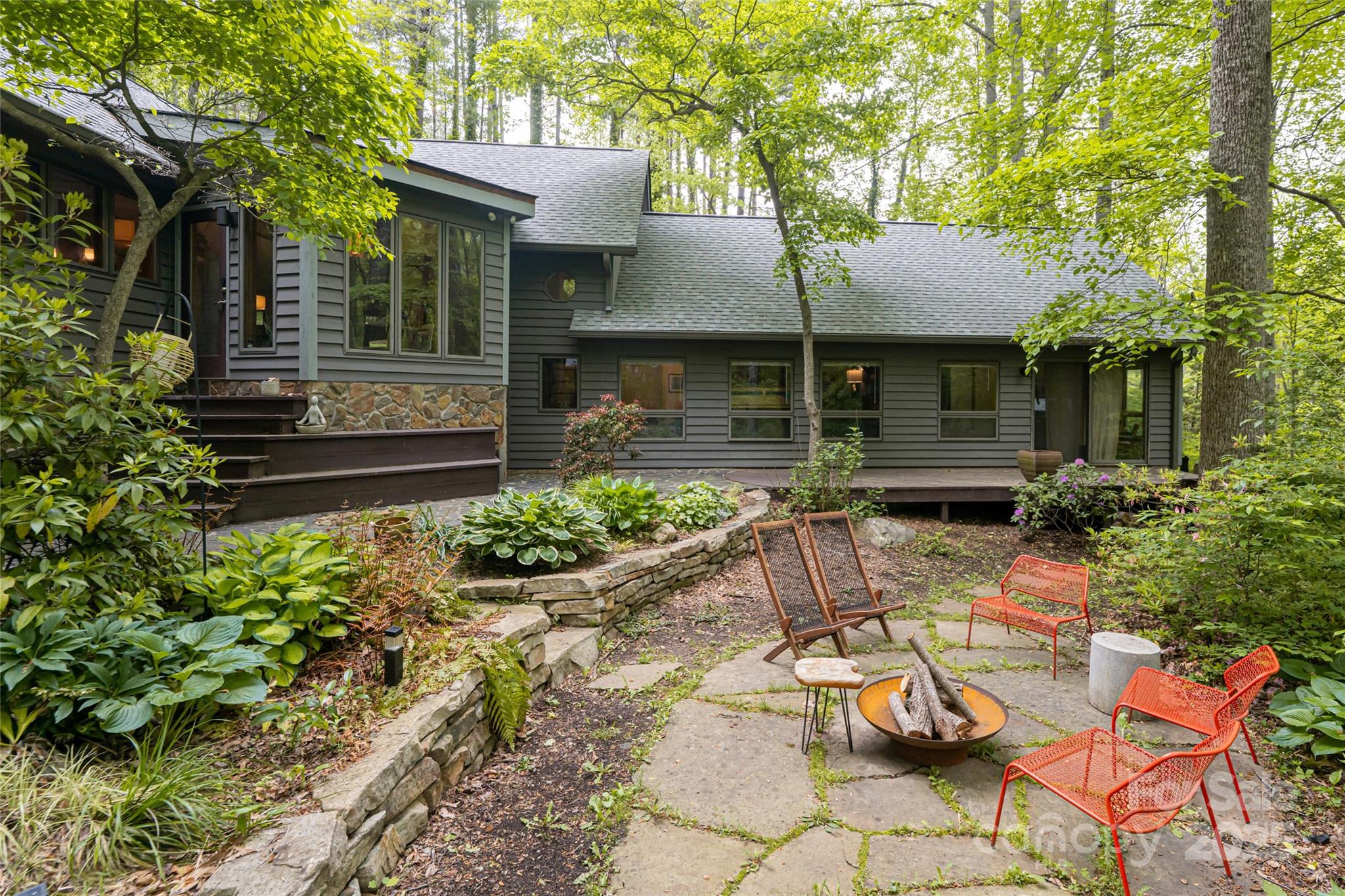 14 Oak Hollow Drive