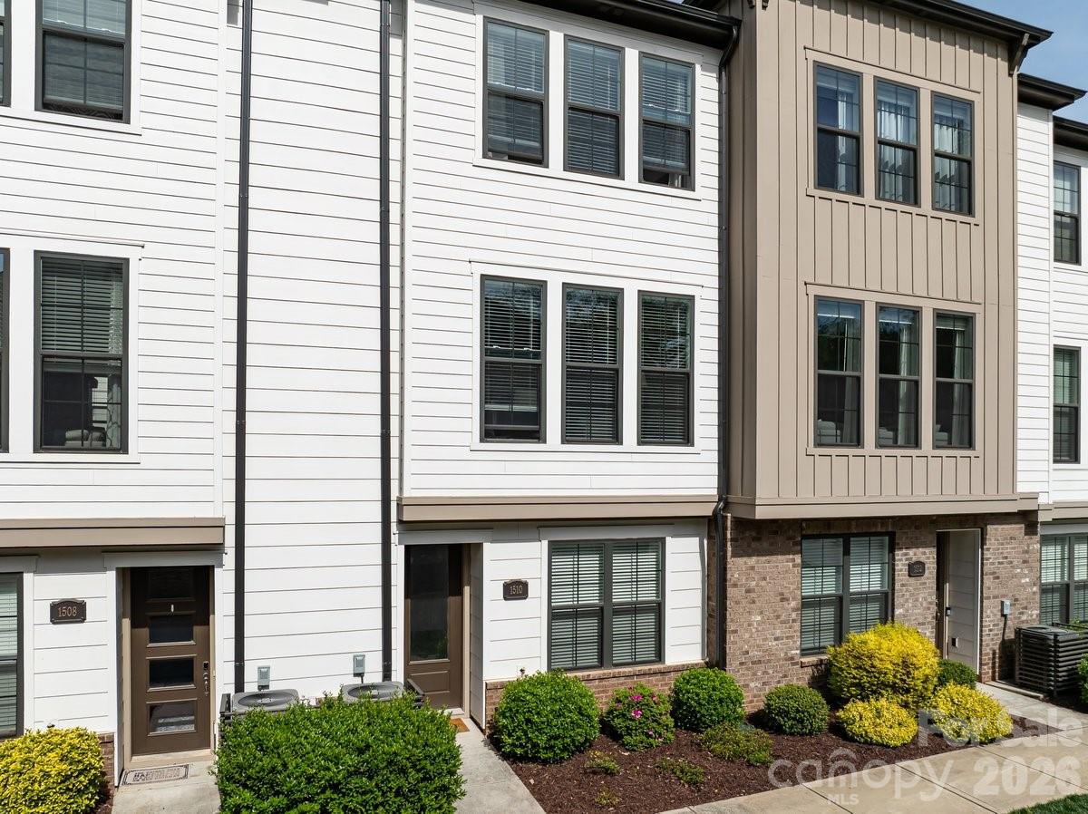 1510 Mcclintock Corners Alley