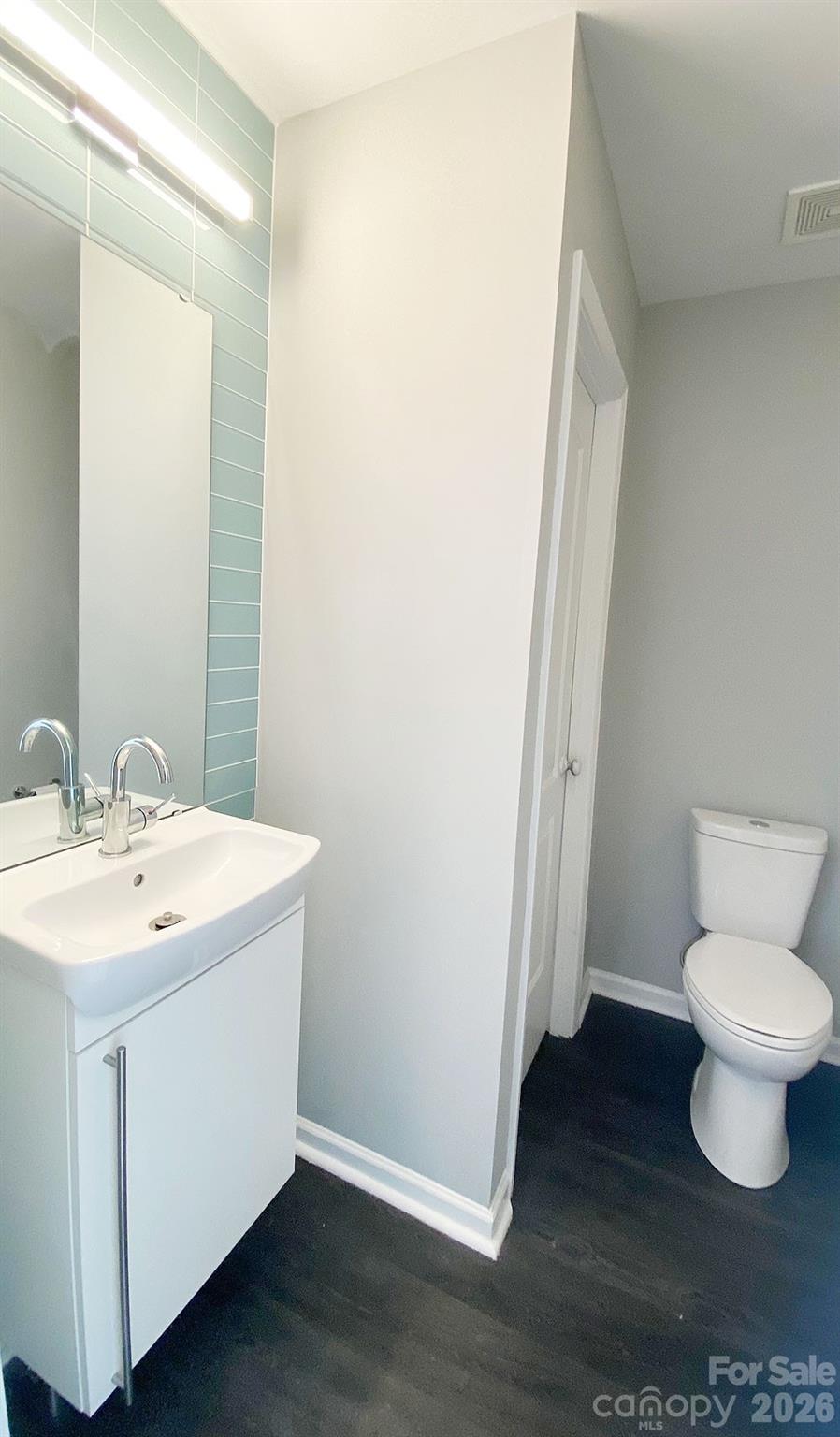 446 W Worthington Avenue