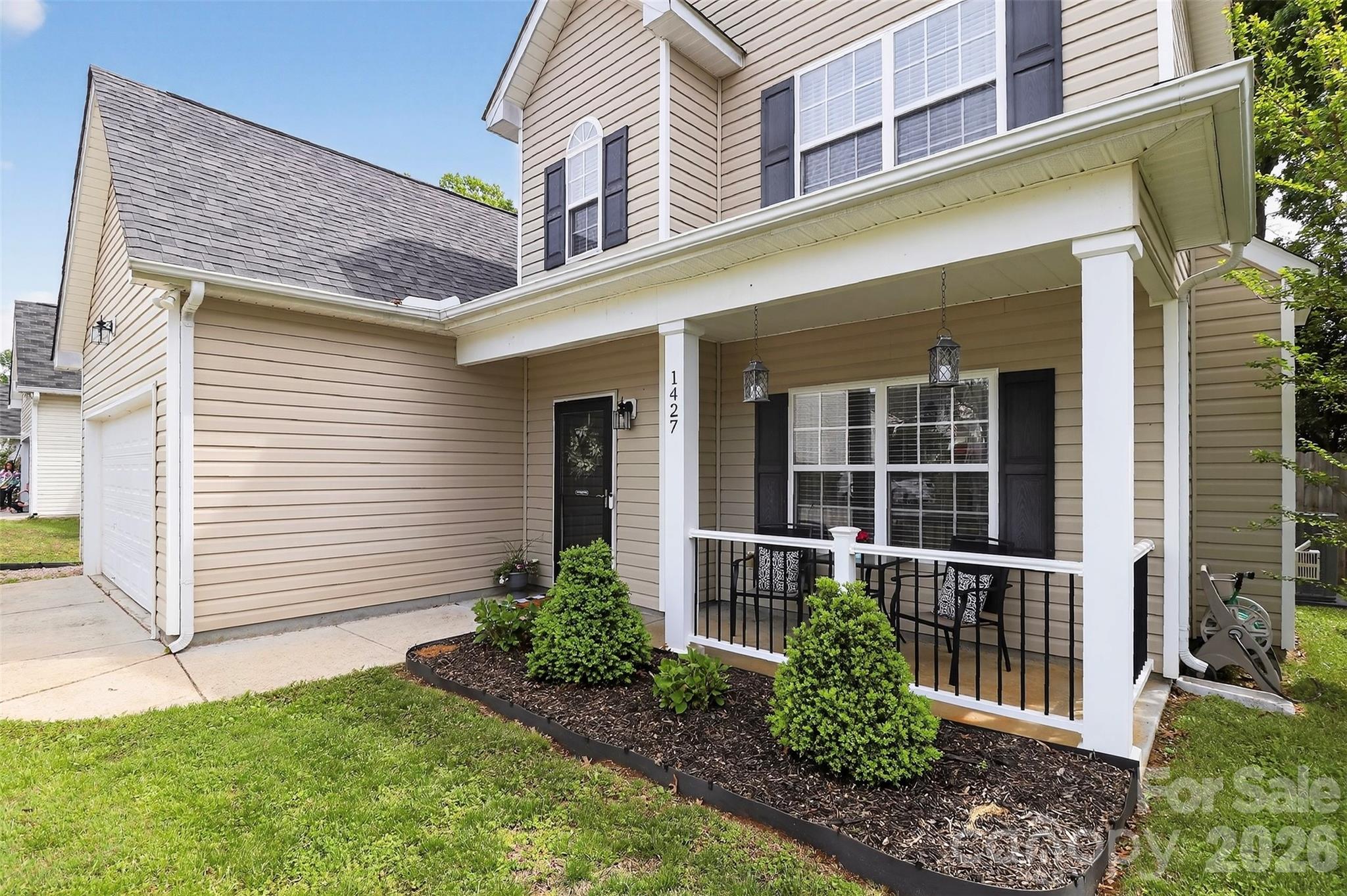 1427 Hollythorn Drive