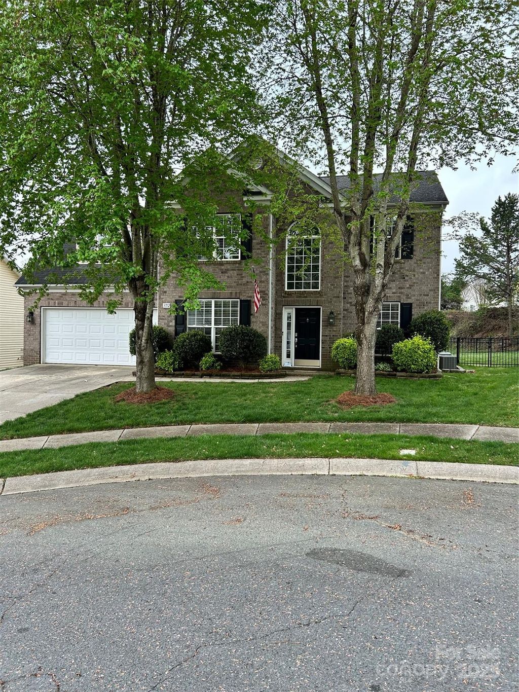 listing image 0