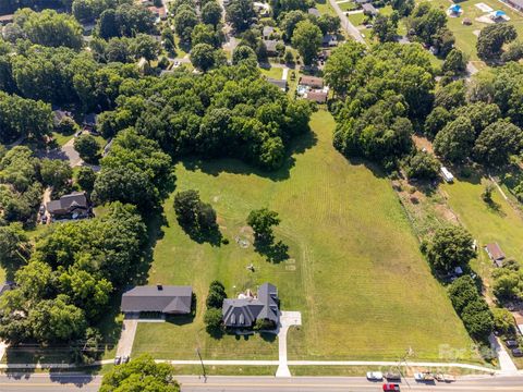 Photo of 1410 Oakwood Avenue, Kannapolis, NC 28081 (MLS # 4311577)