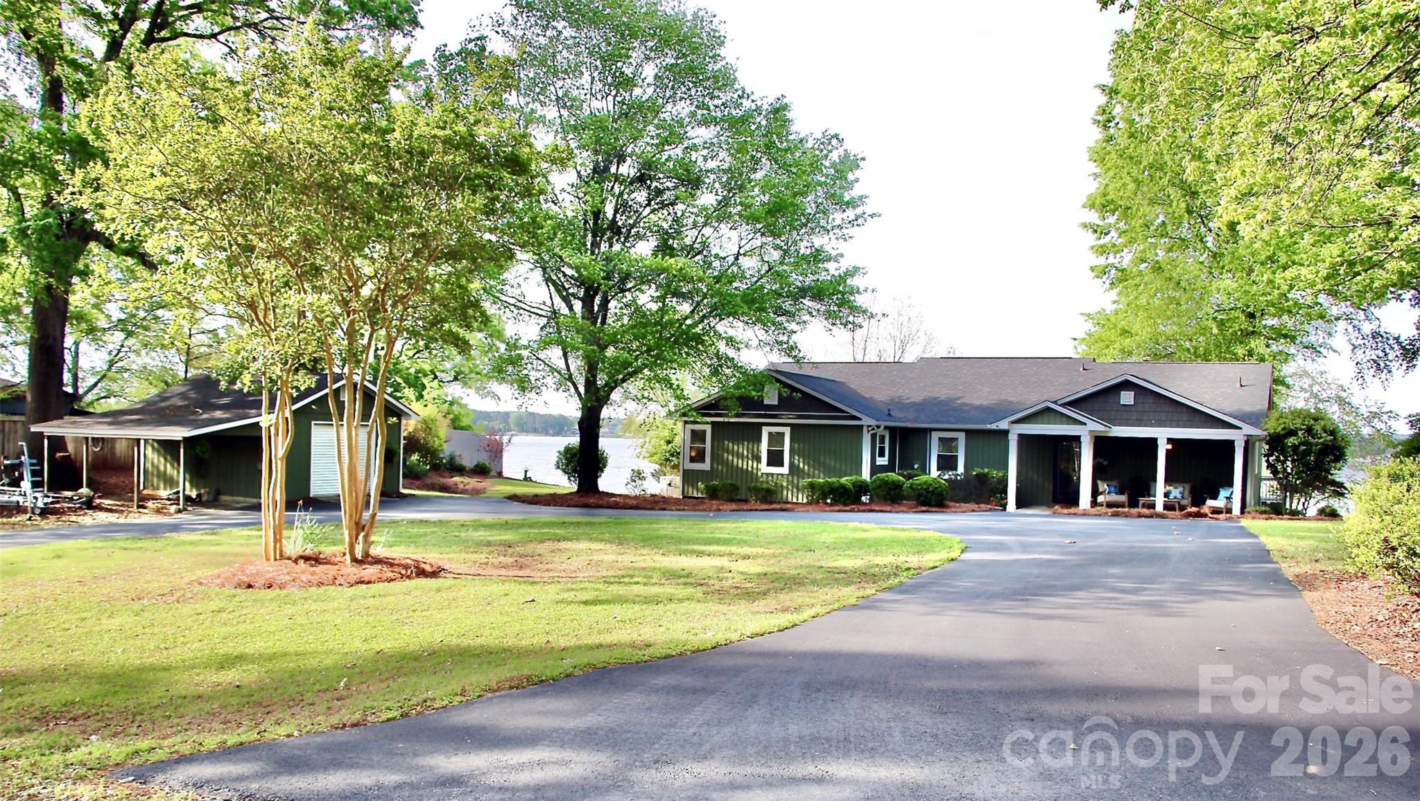 2712 Jutty Point Road