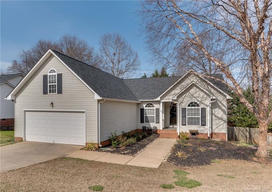 Great layout with split bedroom plan, open living & dining room with vaulted ceiling and upstairs bonus room.  In the Ravenwood Subdivision with community pool, this beauty sits on .26 acres and has a fenced in back yard that is perfect for pets or little people.  New back deck just added!