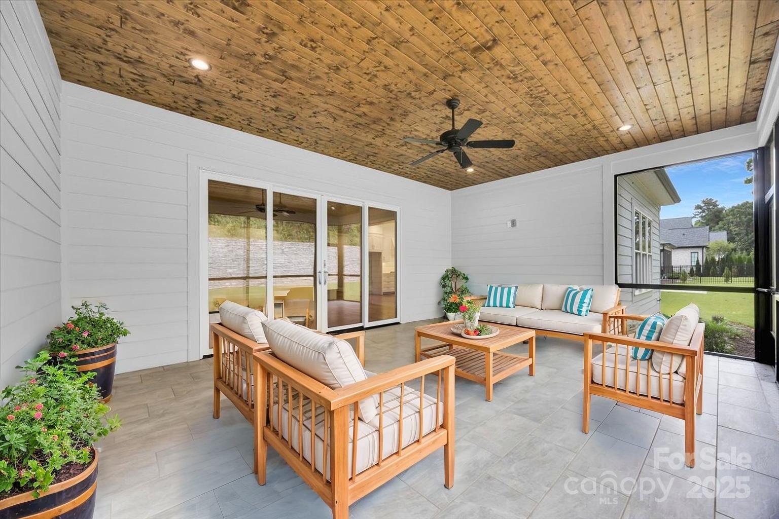 Chestnut Pond - Residential