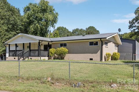 1024 Old Mountain View Road Mount Holly NC 28120