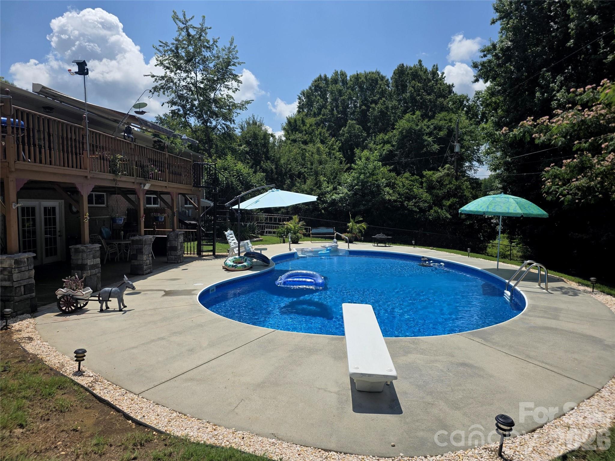 2413 Wedgewood Drive