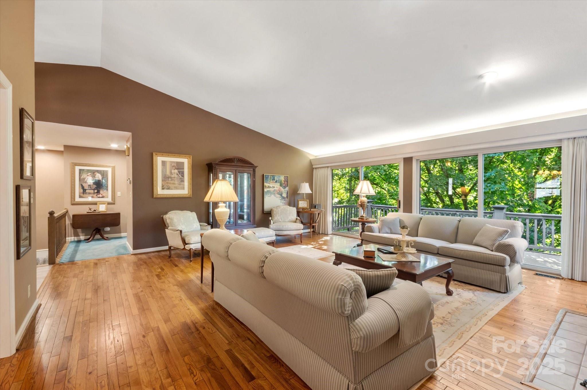 2240 E Cumming Woods Lane