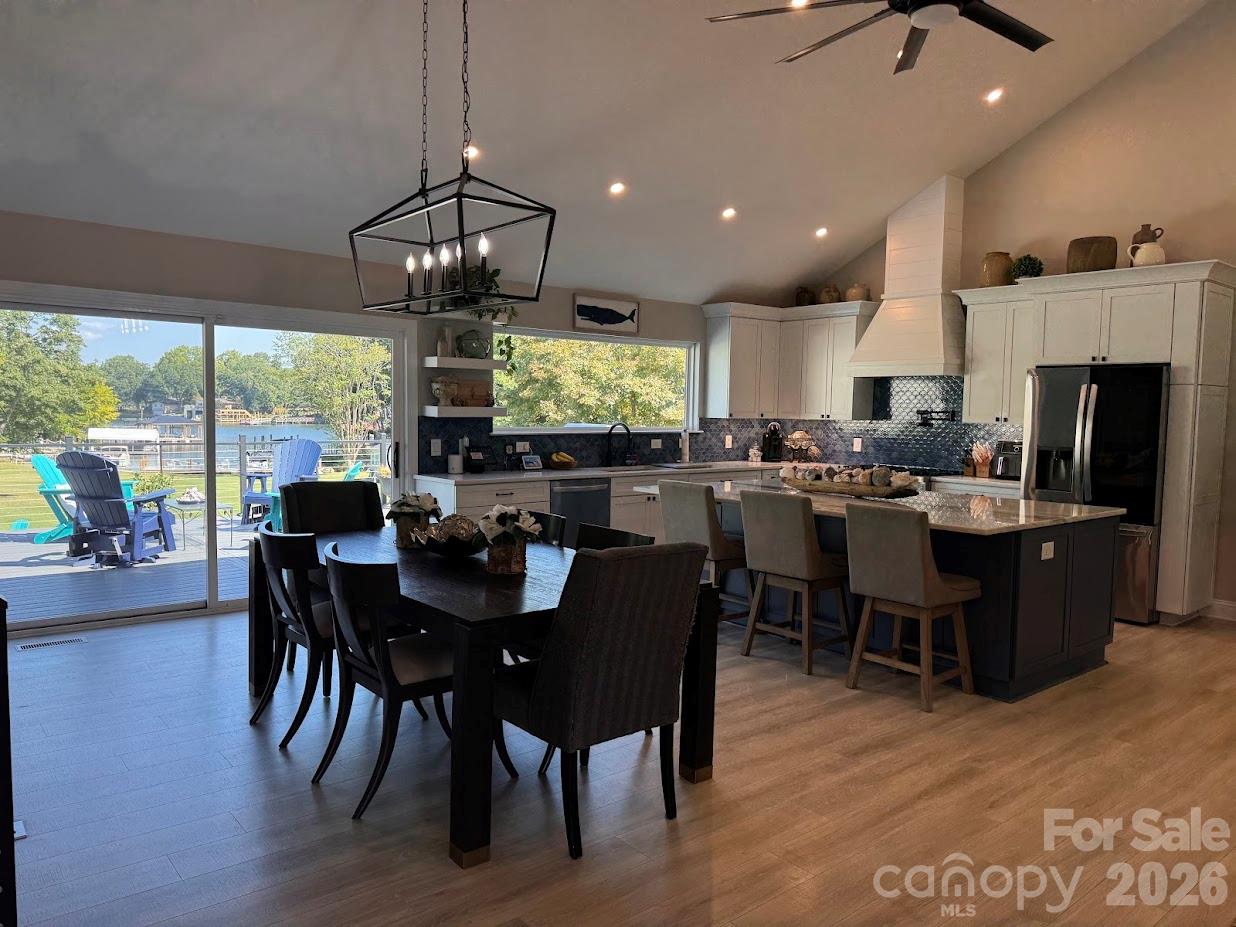 15800 Henry Lane