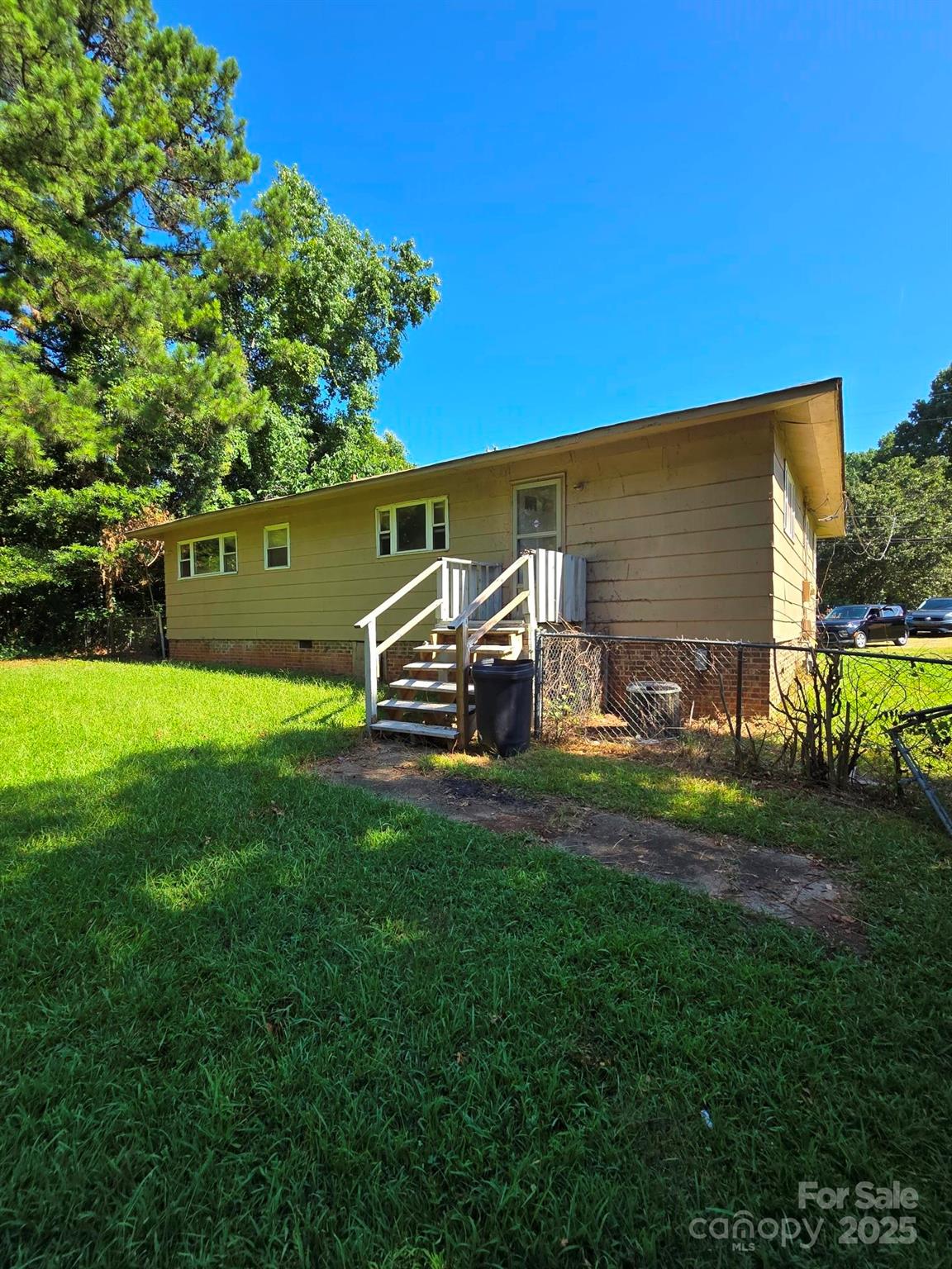 4406 W Argyle Drive