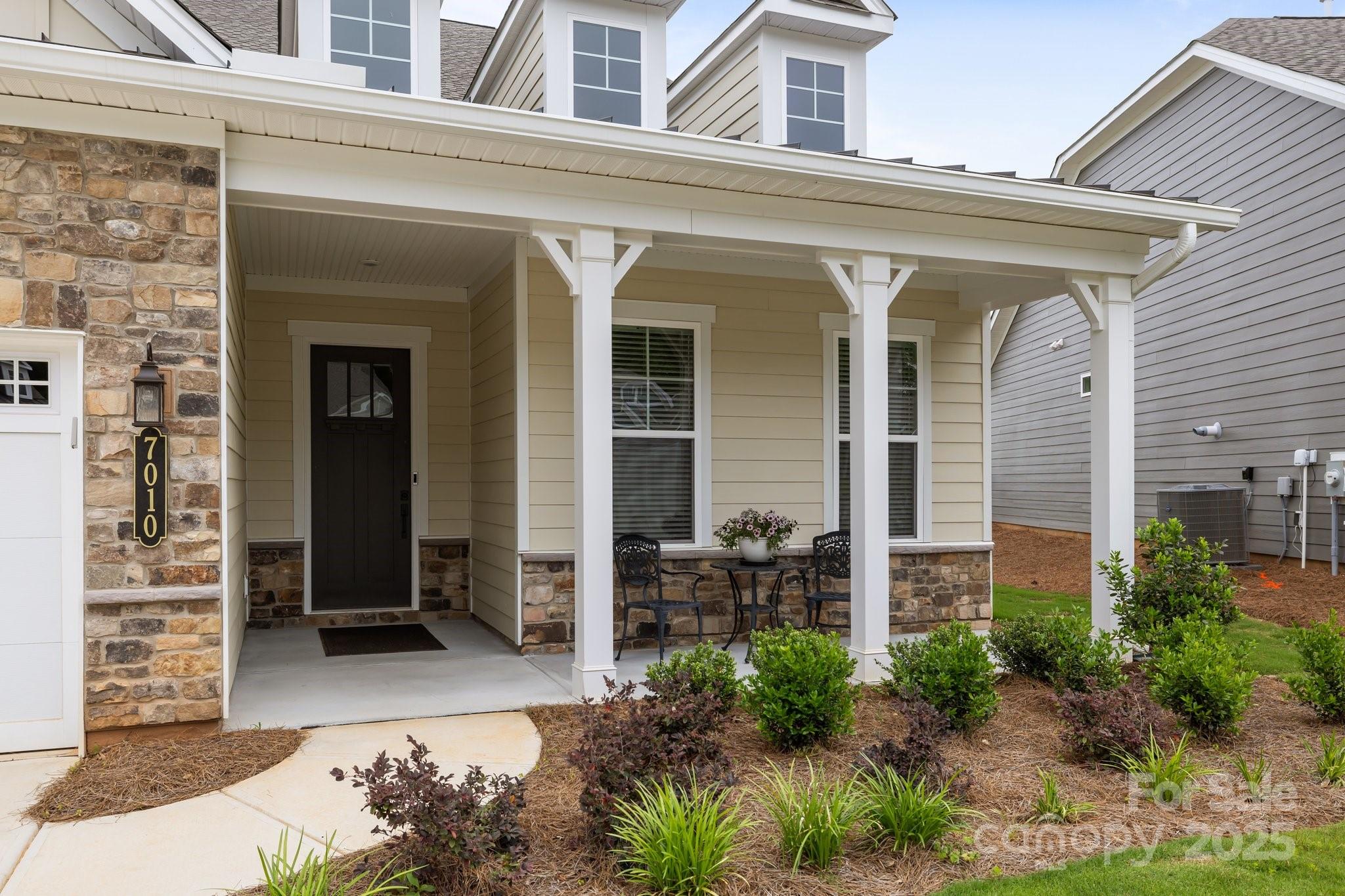 7010 Brush Creek
