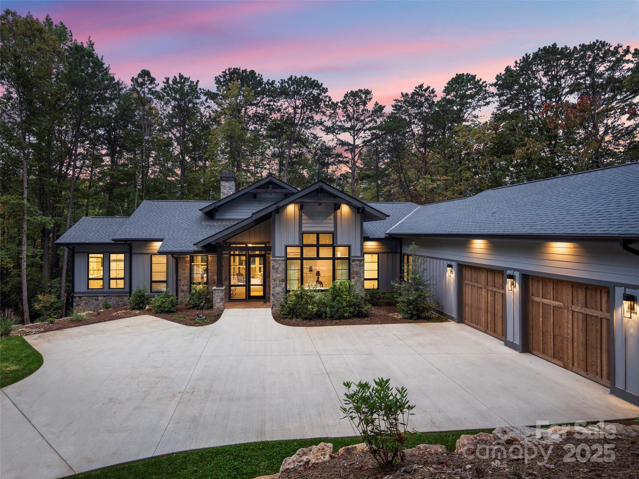 1565 Country View Way