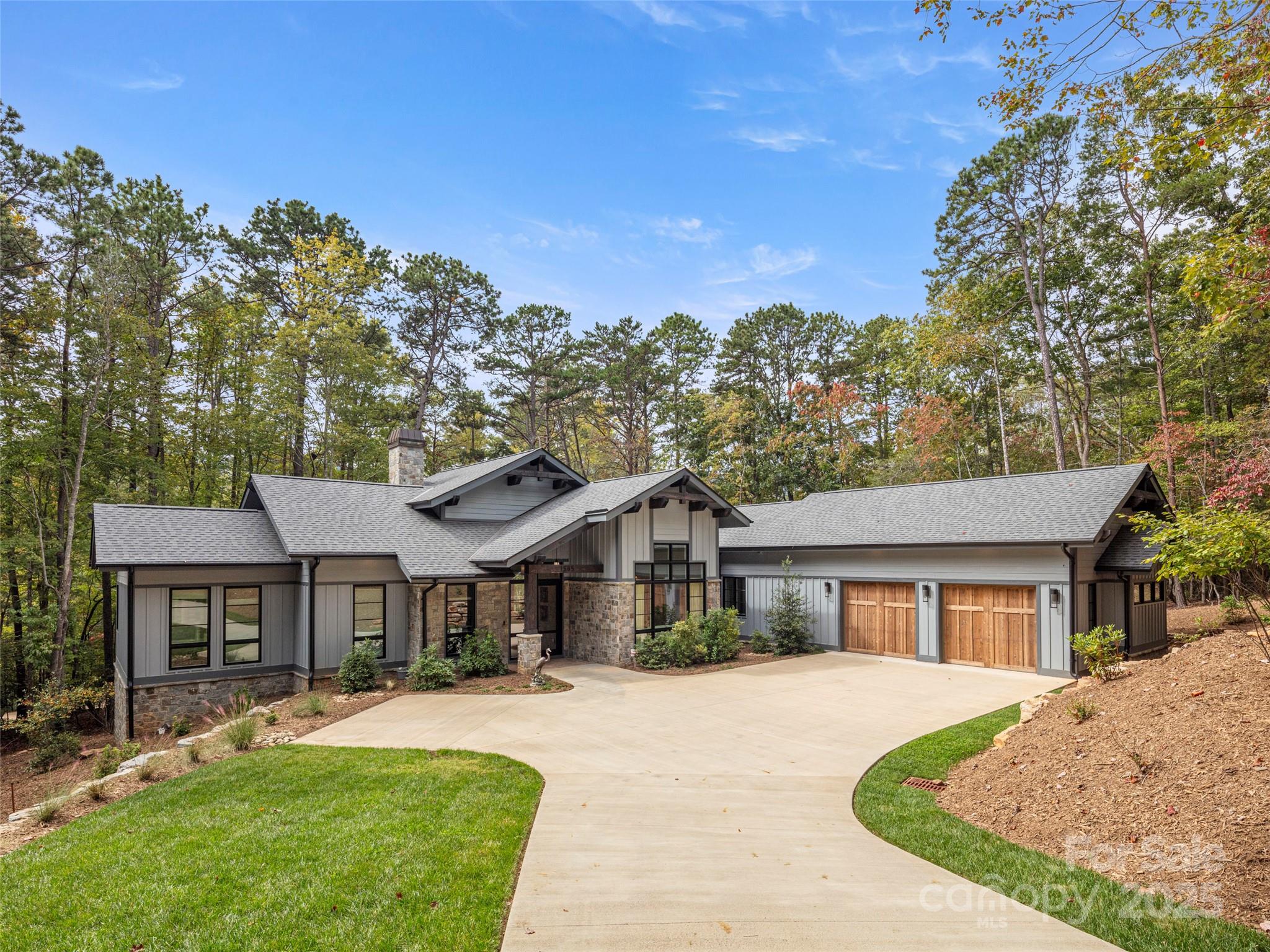 1565 Country View Way