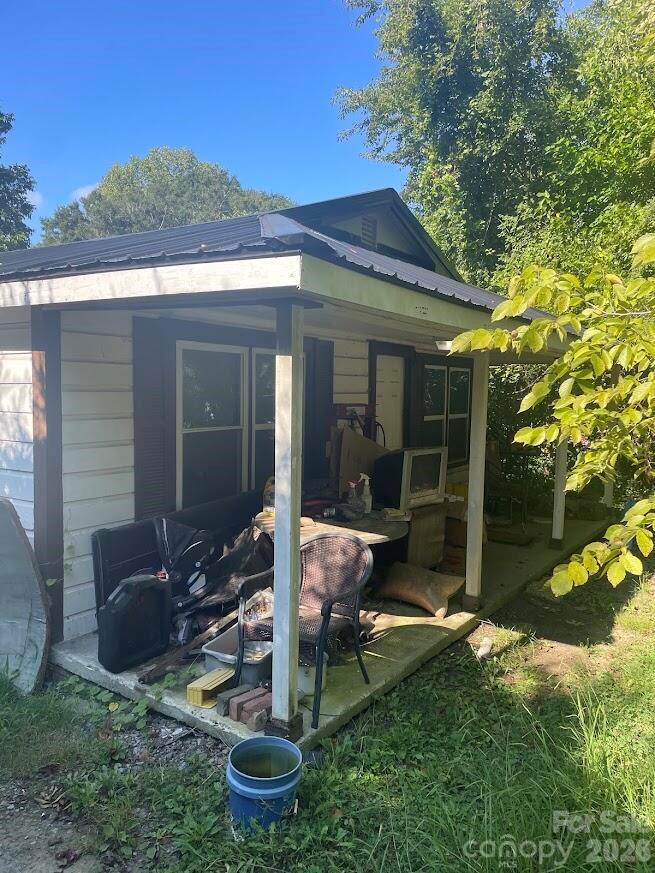 621 Johns Lane