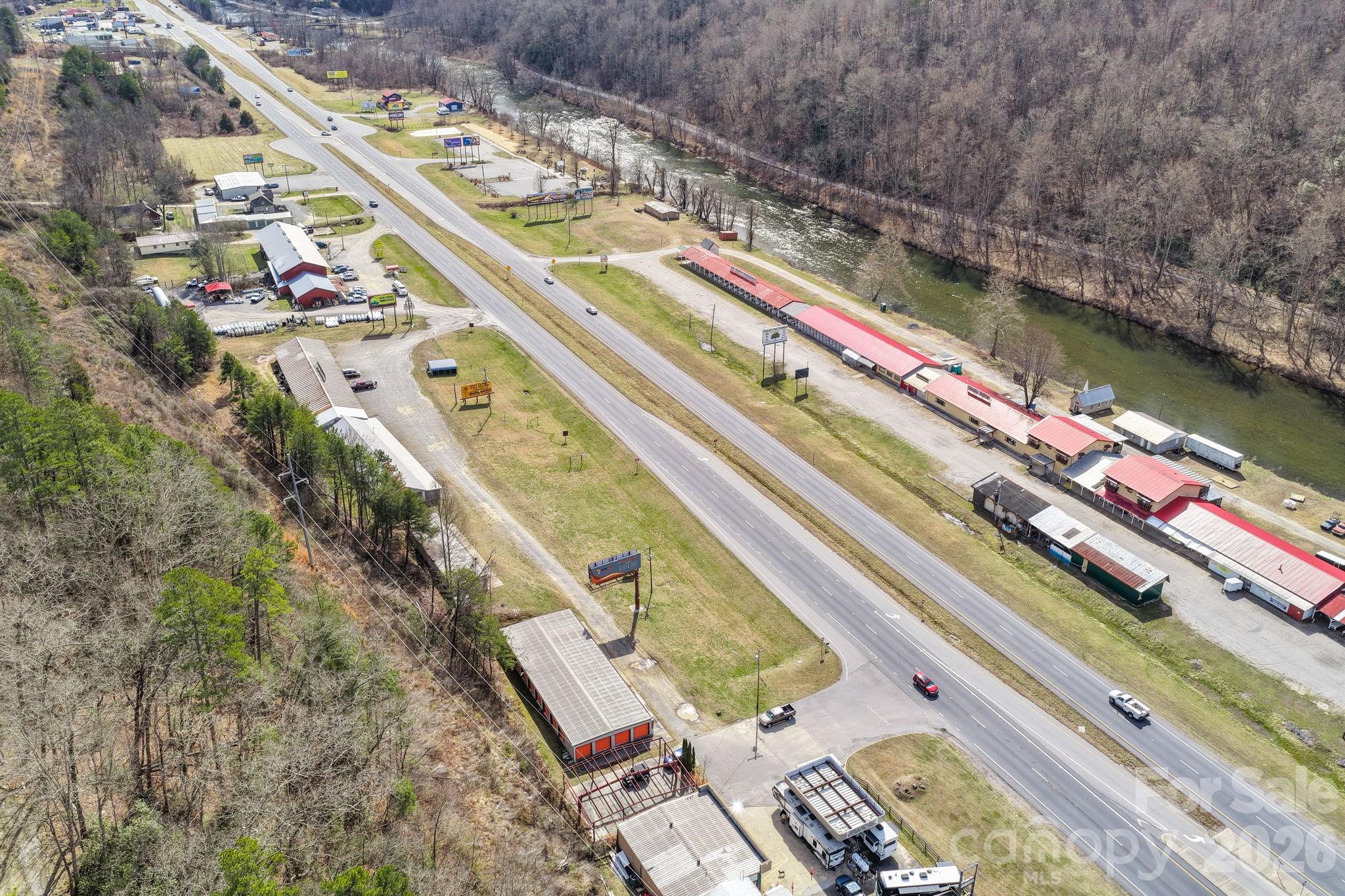 5262-5264 US 74 Highway W