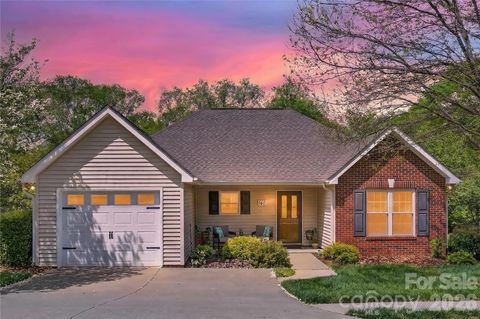 Photo of 160 Oak Village Parkway, Mooresville, NC 28117 (MLS # 4365672)