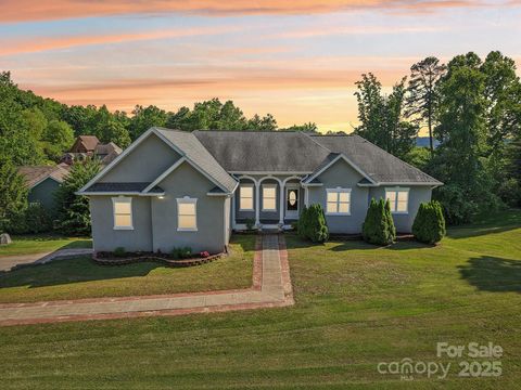 150 Baton Lane Hendersonville NC 28792