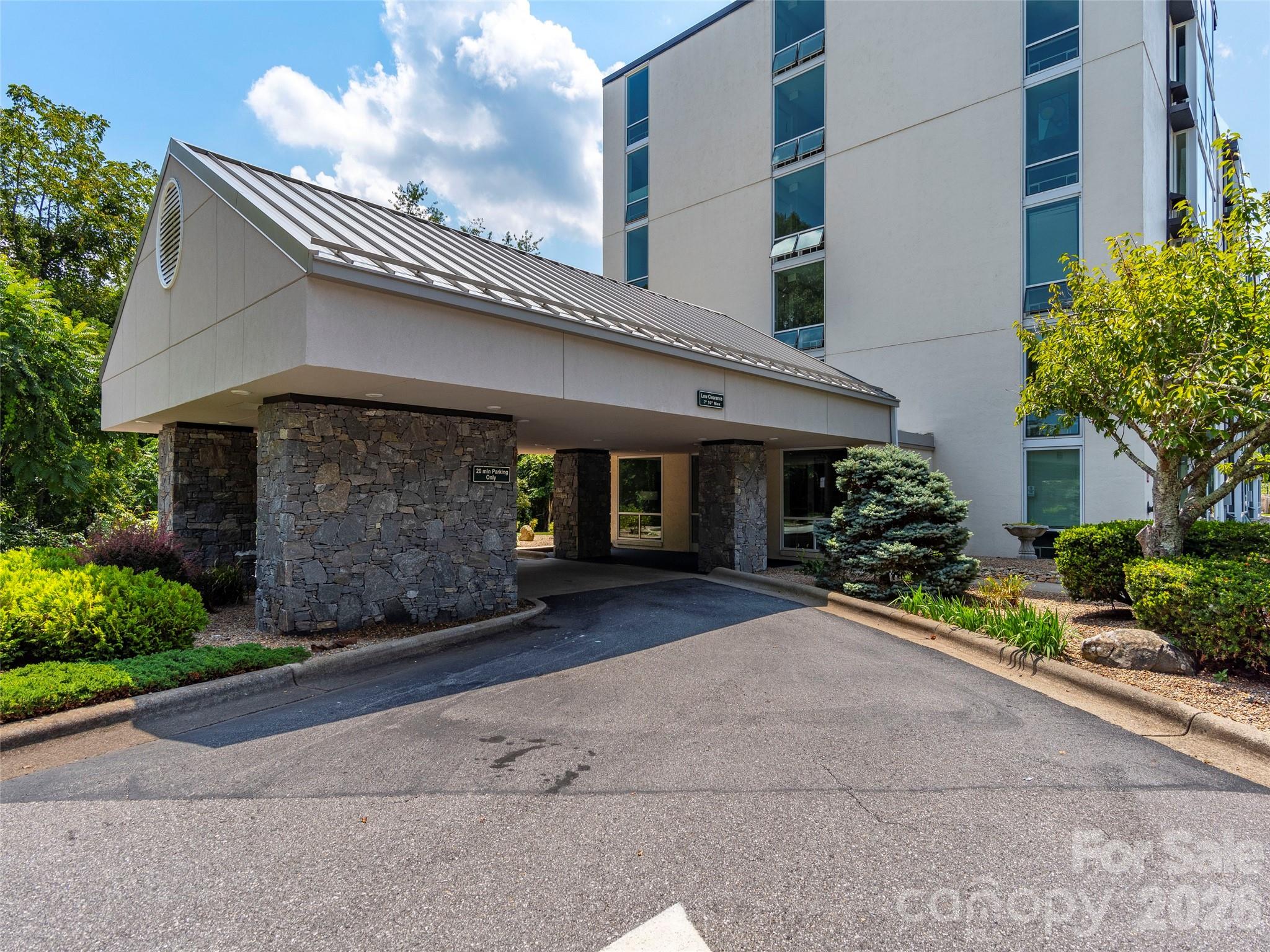 647 Town Mountain Road 307