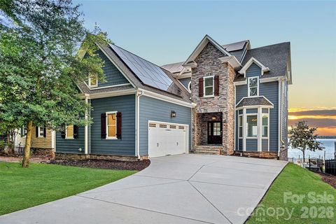 Photo of 21013 Island Forest Drive, Cornelius, NC 28031 (MLS # 4335554)