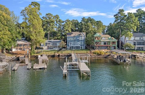 Photo of 21013 Island Forest Drive, Cornelius, NC 28031 (MLS # 4335554)