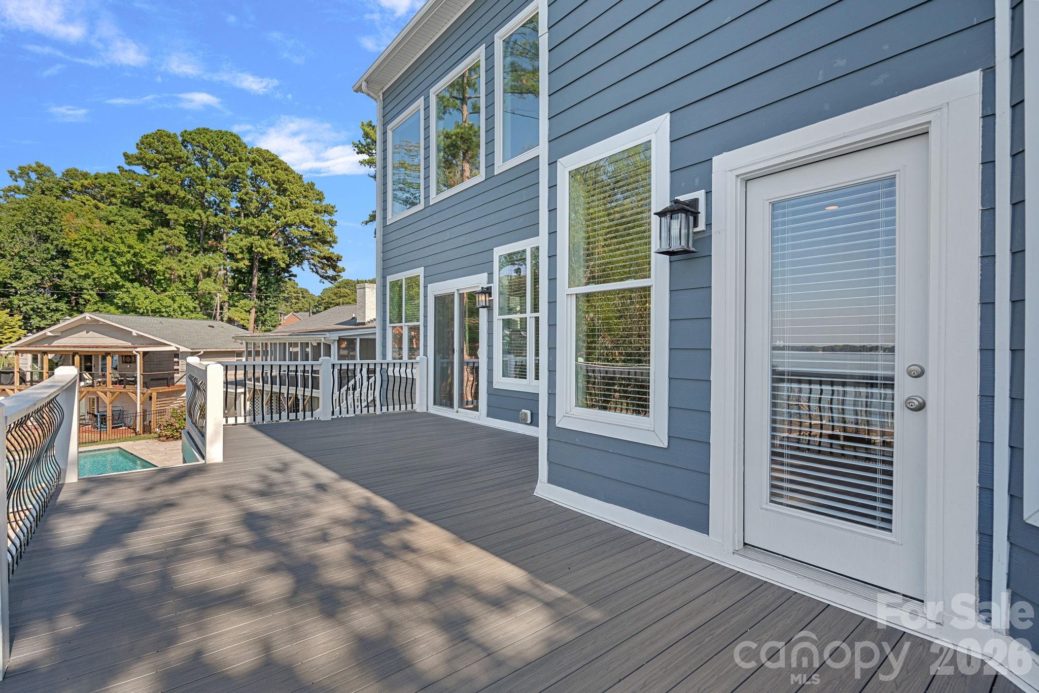 Island Forest - Residential