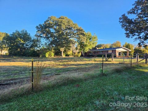 2632 Charlotte Highway Lancaster SC 29720