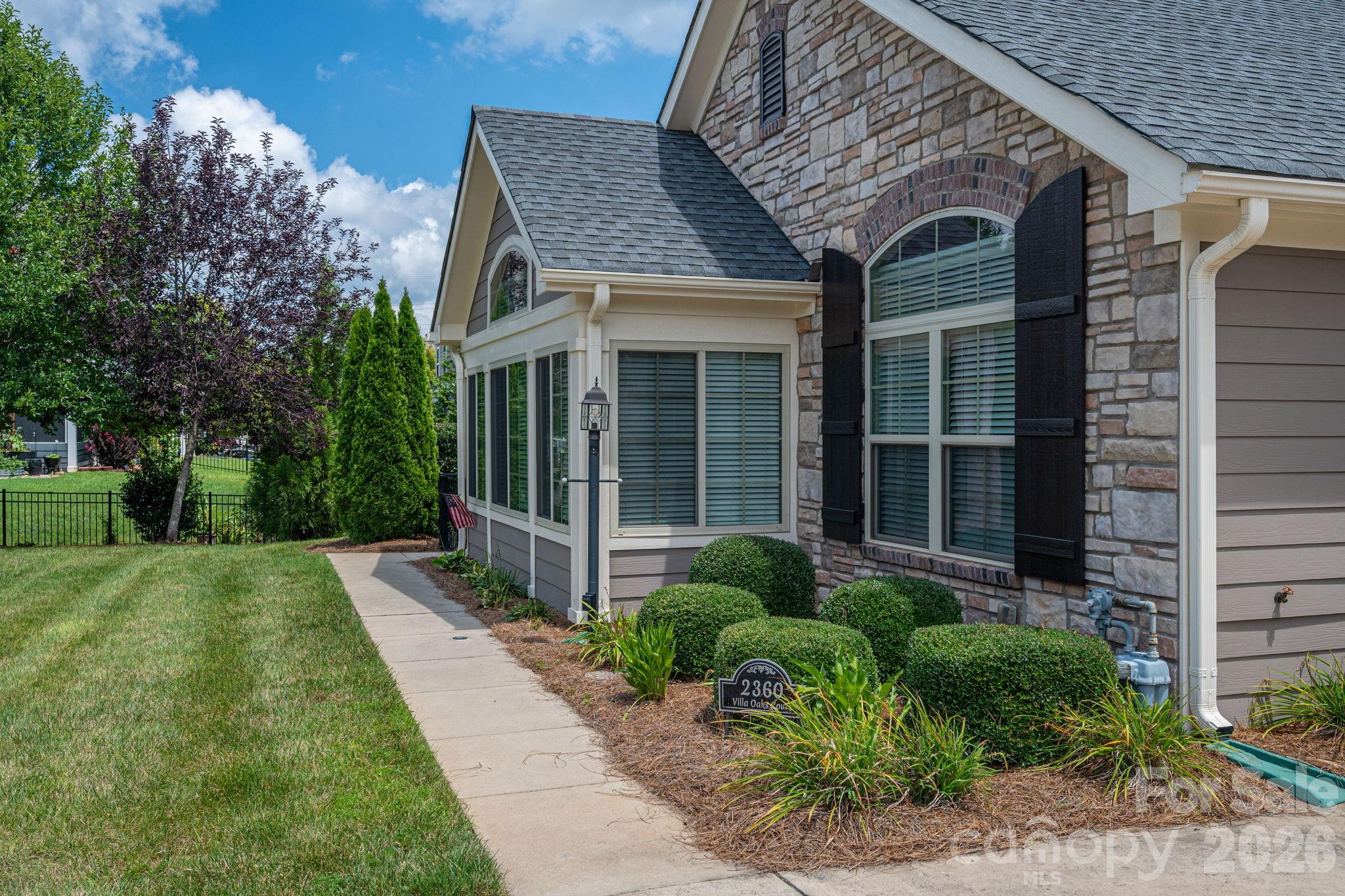 2360 Villa Oaks Court