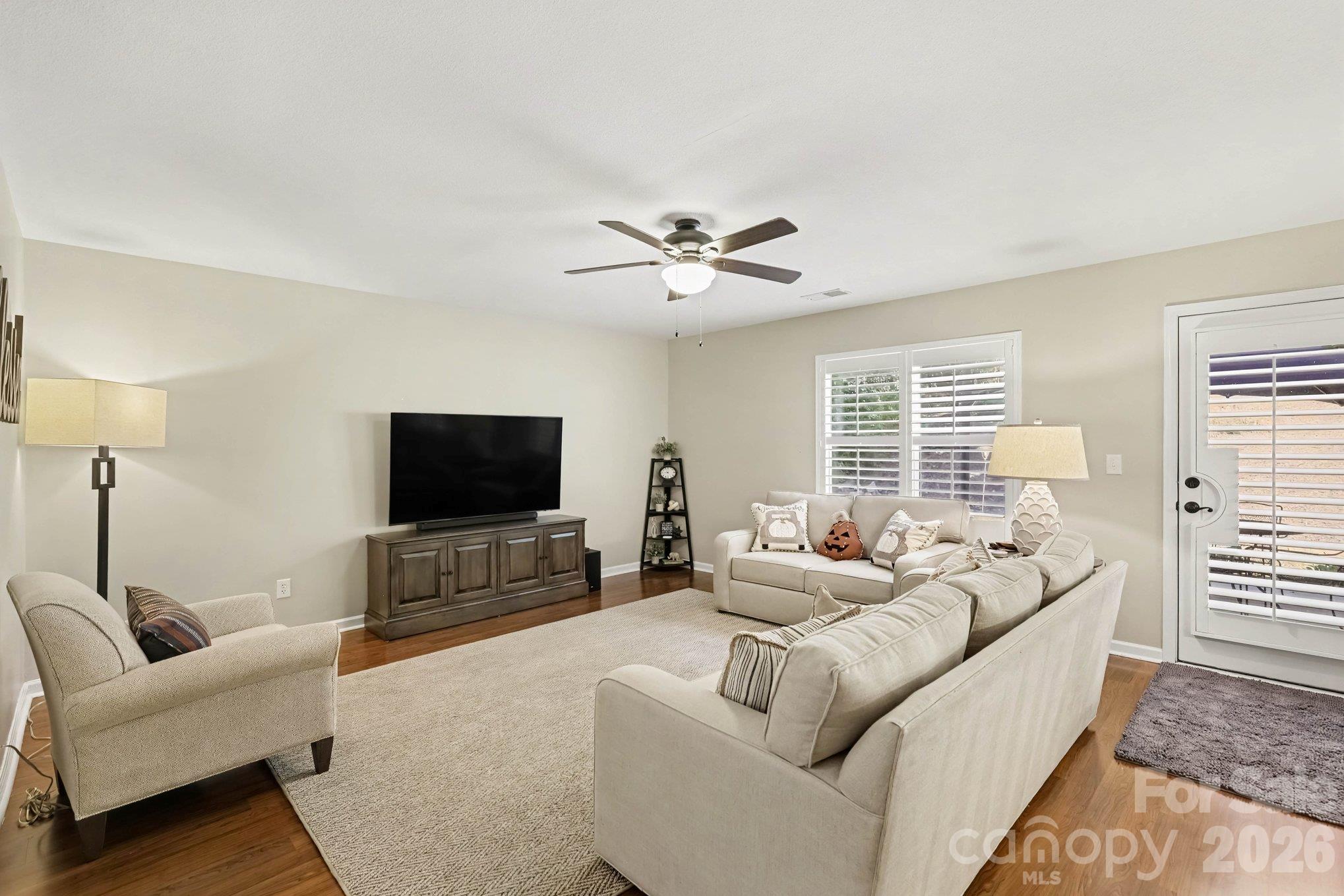 3817 Broadwater Court