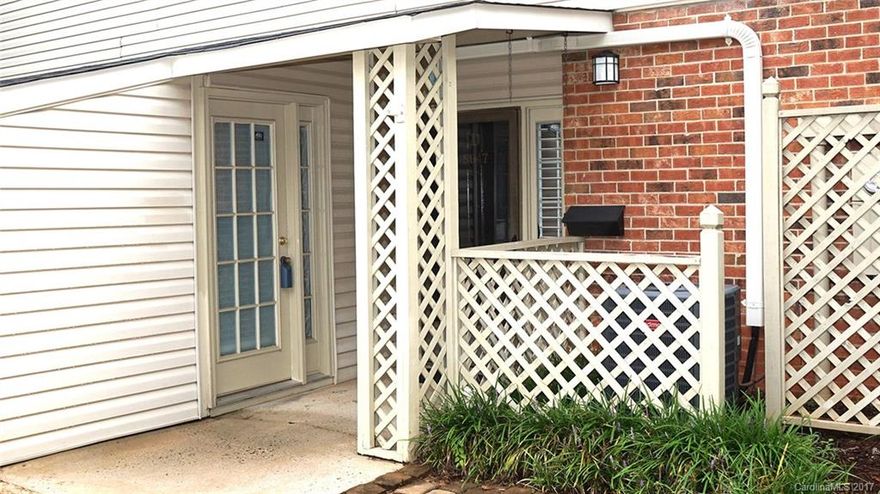 Immaculately Updated Kitchen and Bathrooms, Beautifully Decorated Unit in South Park Area. Plantation Shutters, Granite, New Lighting Fixtures throughout, Large Sun Room, Spacious Patio, Parking in Front of Unit, Appliances Included. Minutes From The Light Rail, Walking Distance To A Large Family Oriented Exercise Facility.