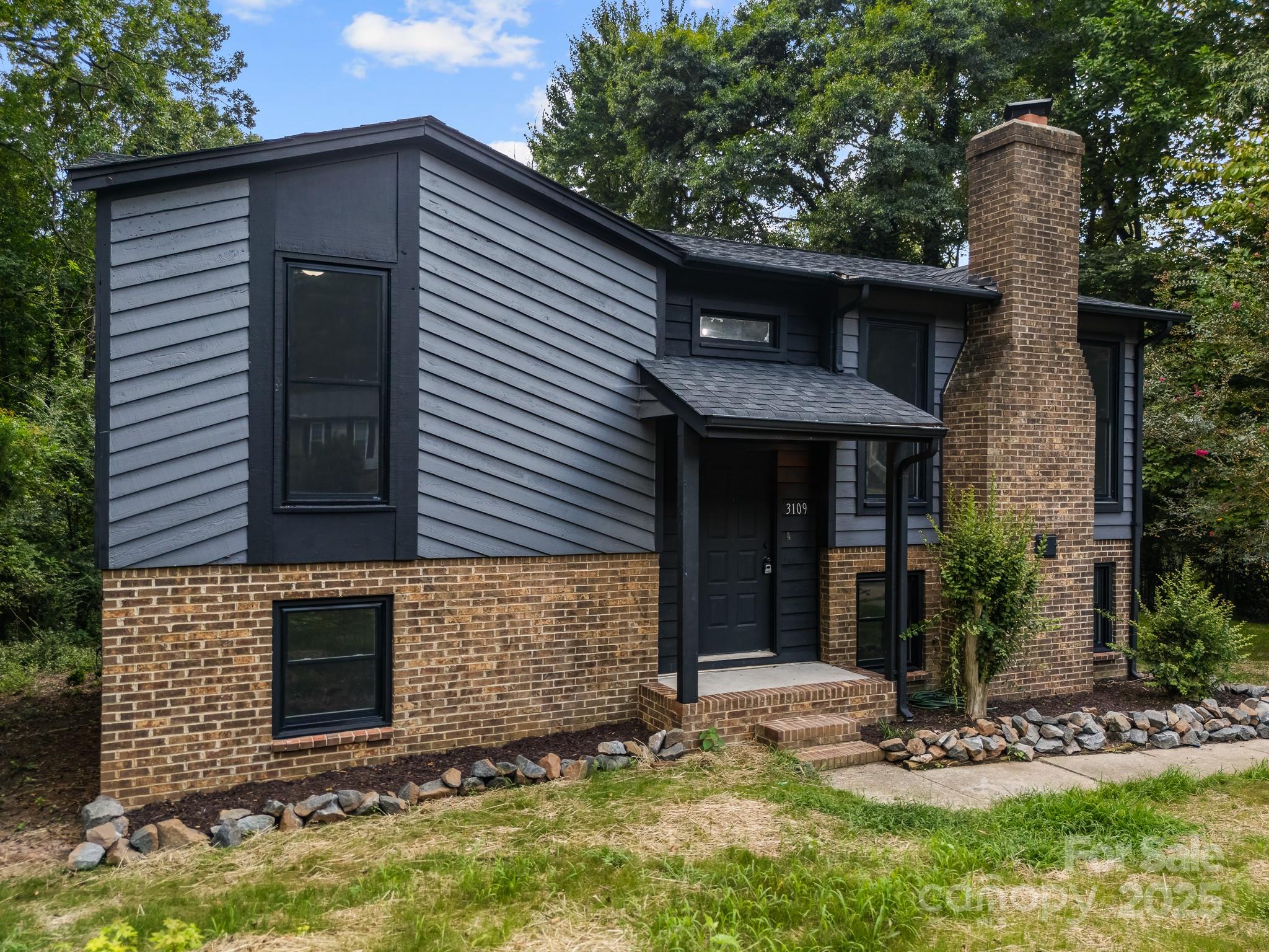 3109 Winding Trail