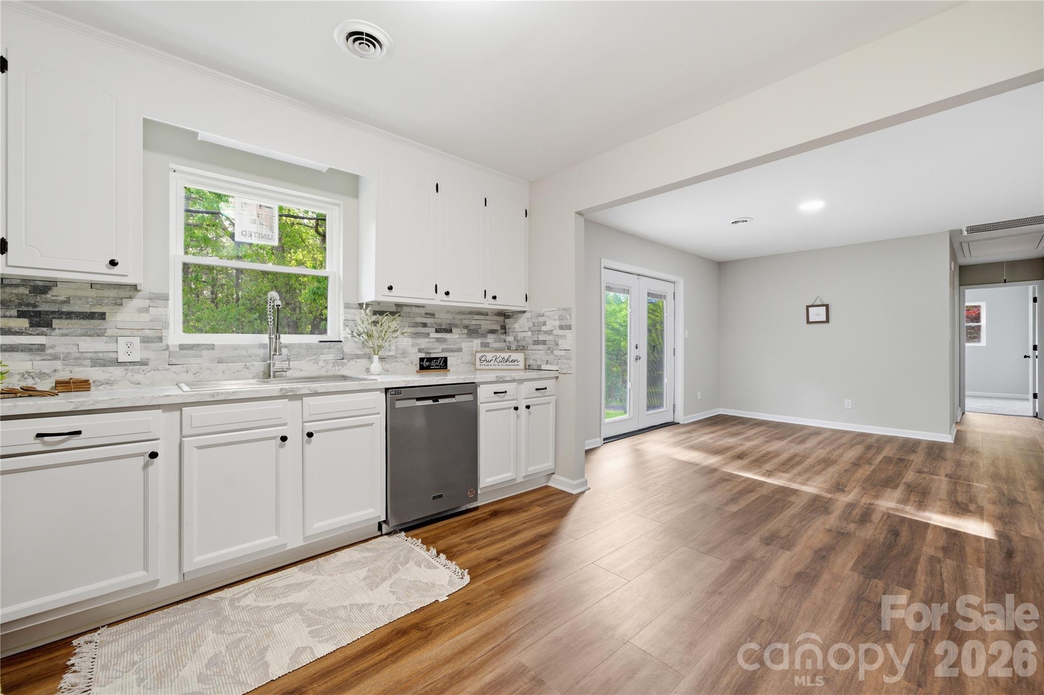 3285 Douglas Way Lane