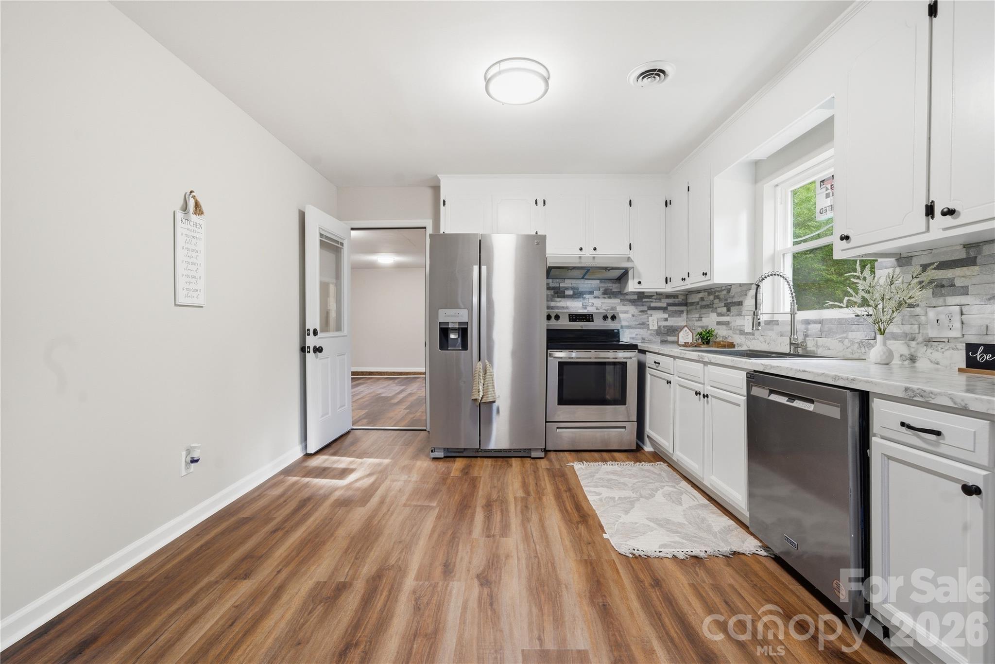 3285 Douglas Way Lane