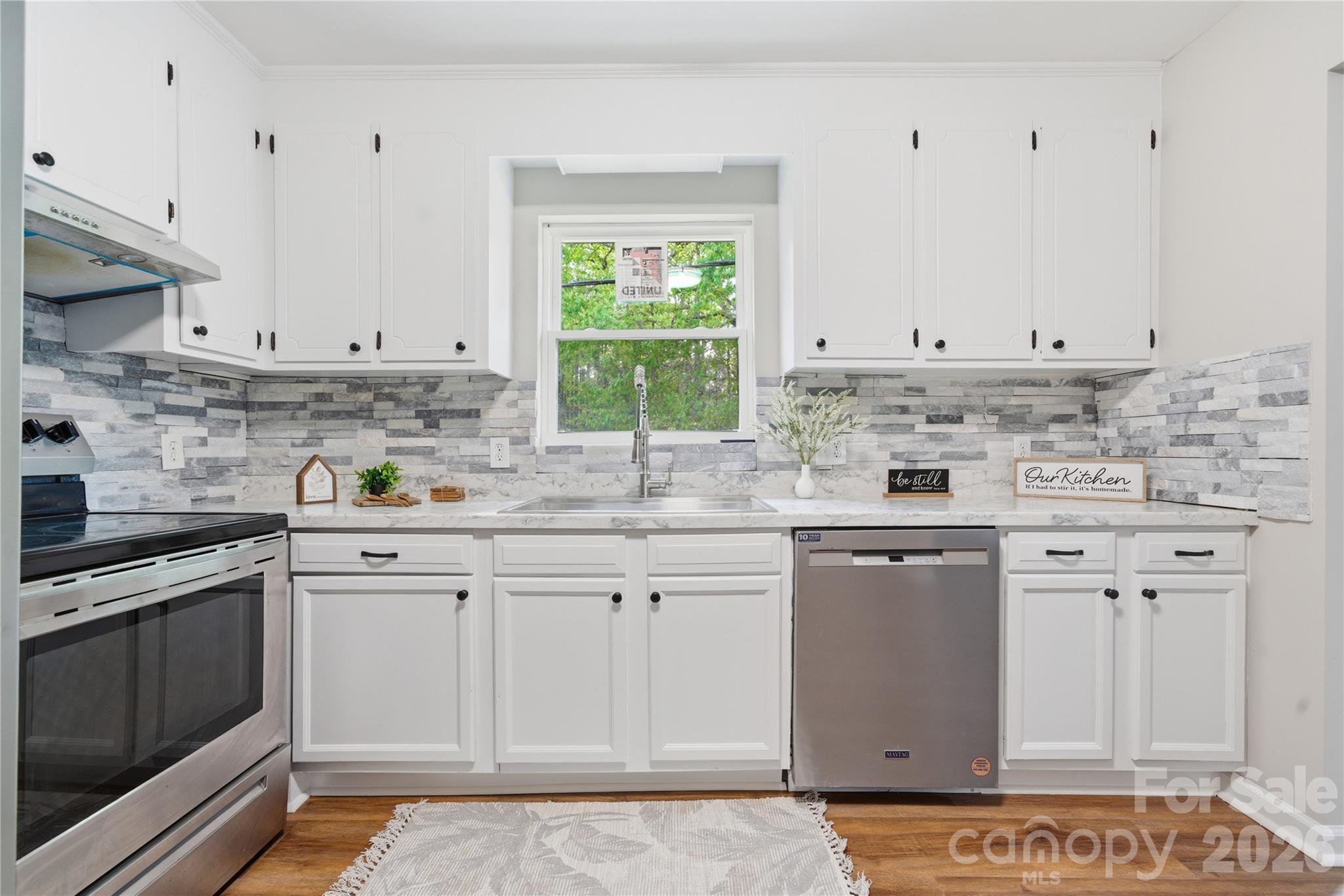 3285 Douglas Way Lane