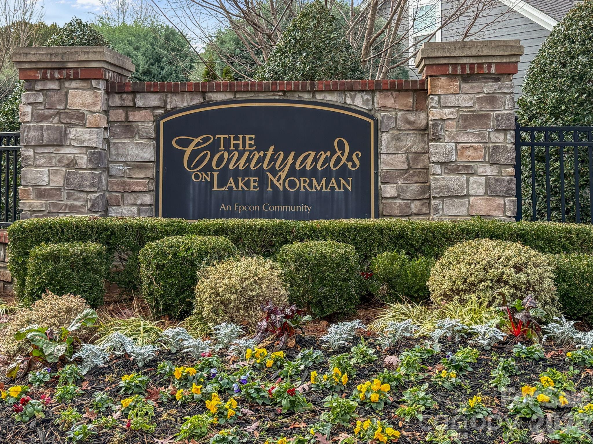 The Courtyards on Lake Norman - Residential