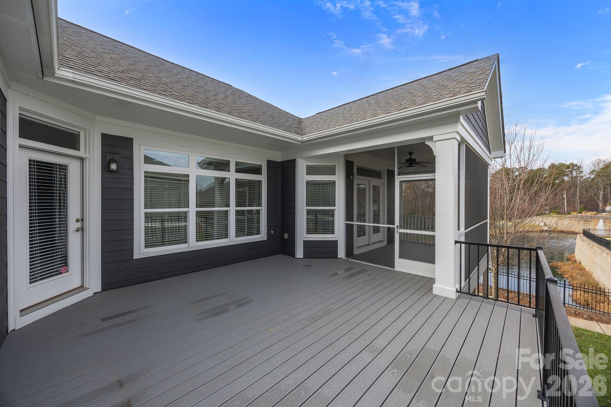 The Courtyards on Lake Norman - Residential