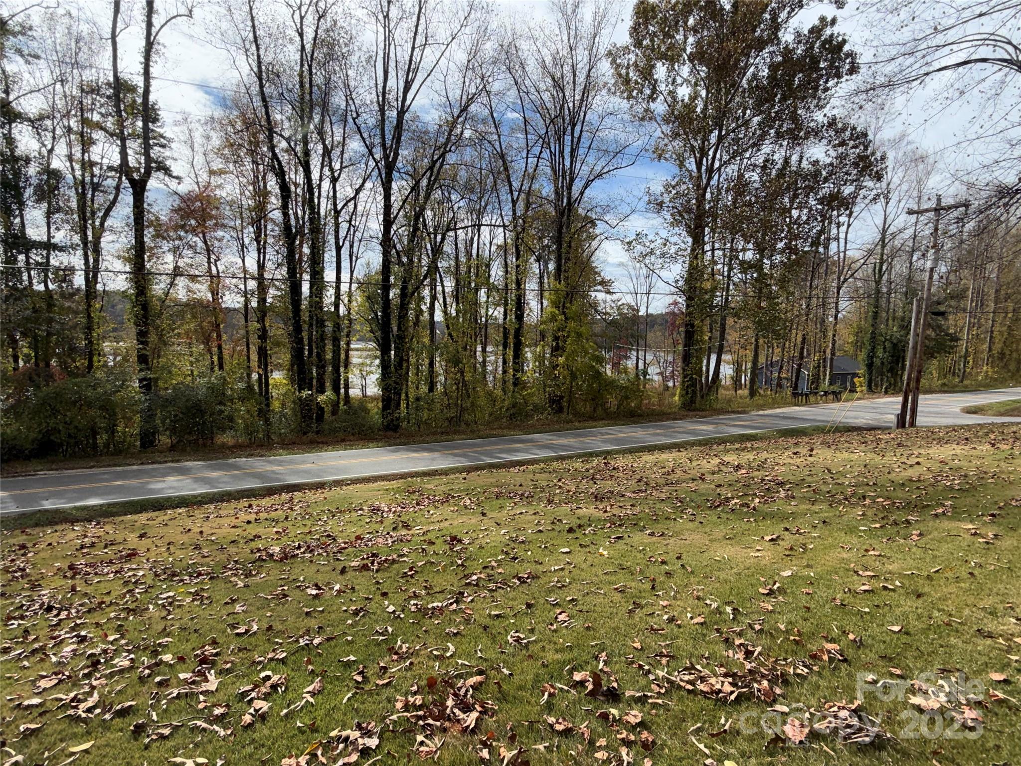 14 Lake View Drive N