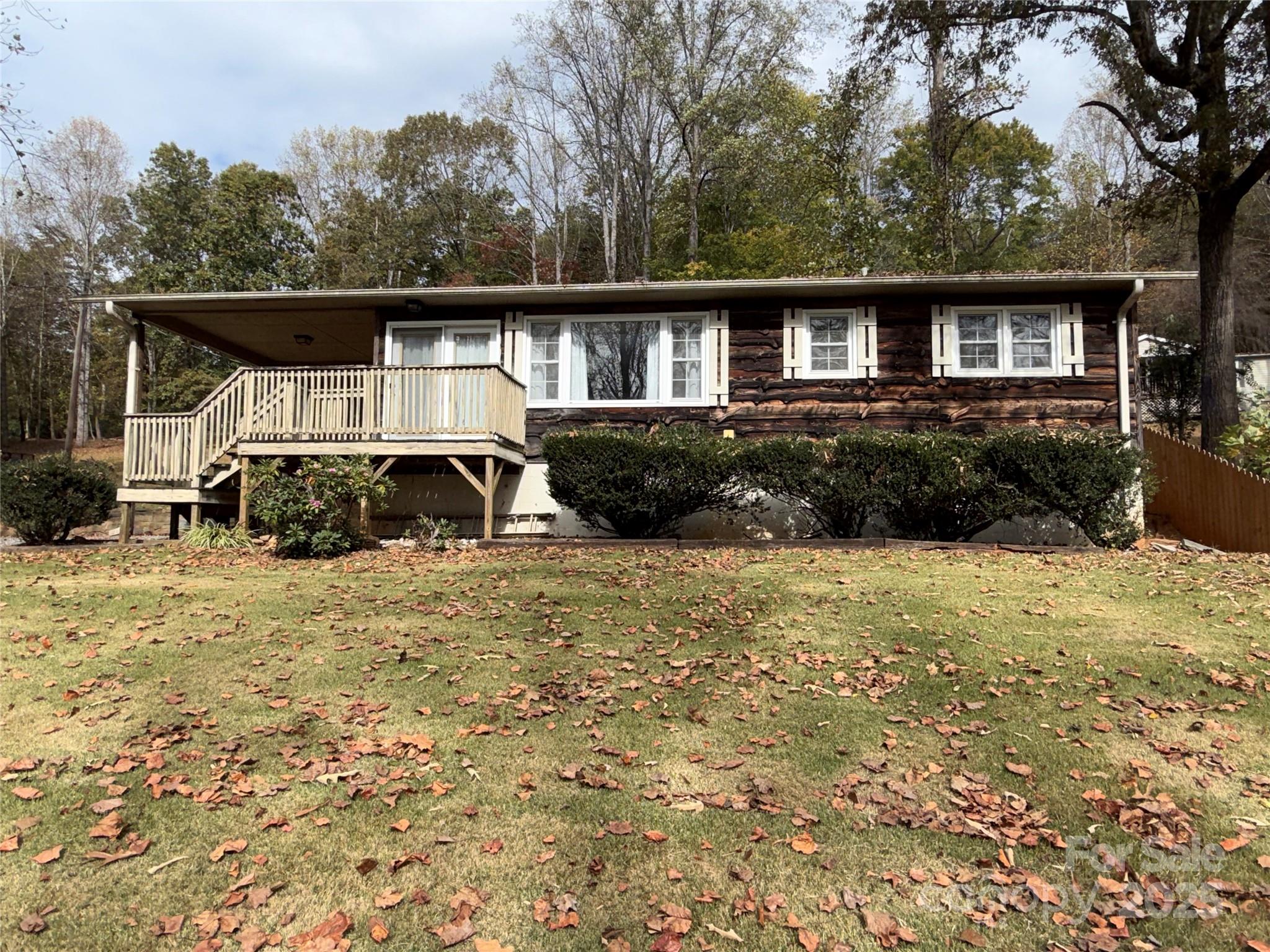 14 Lake View Drive N