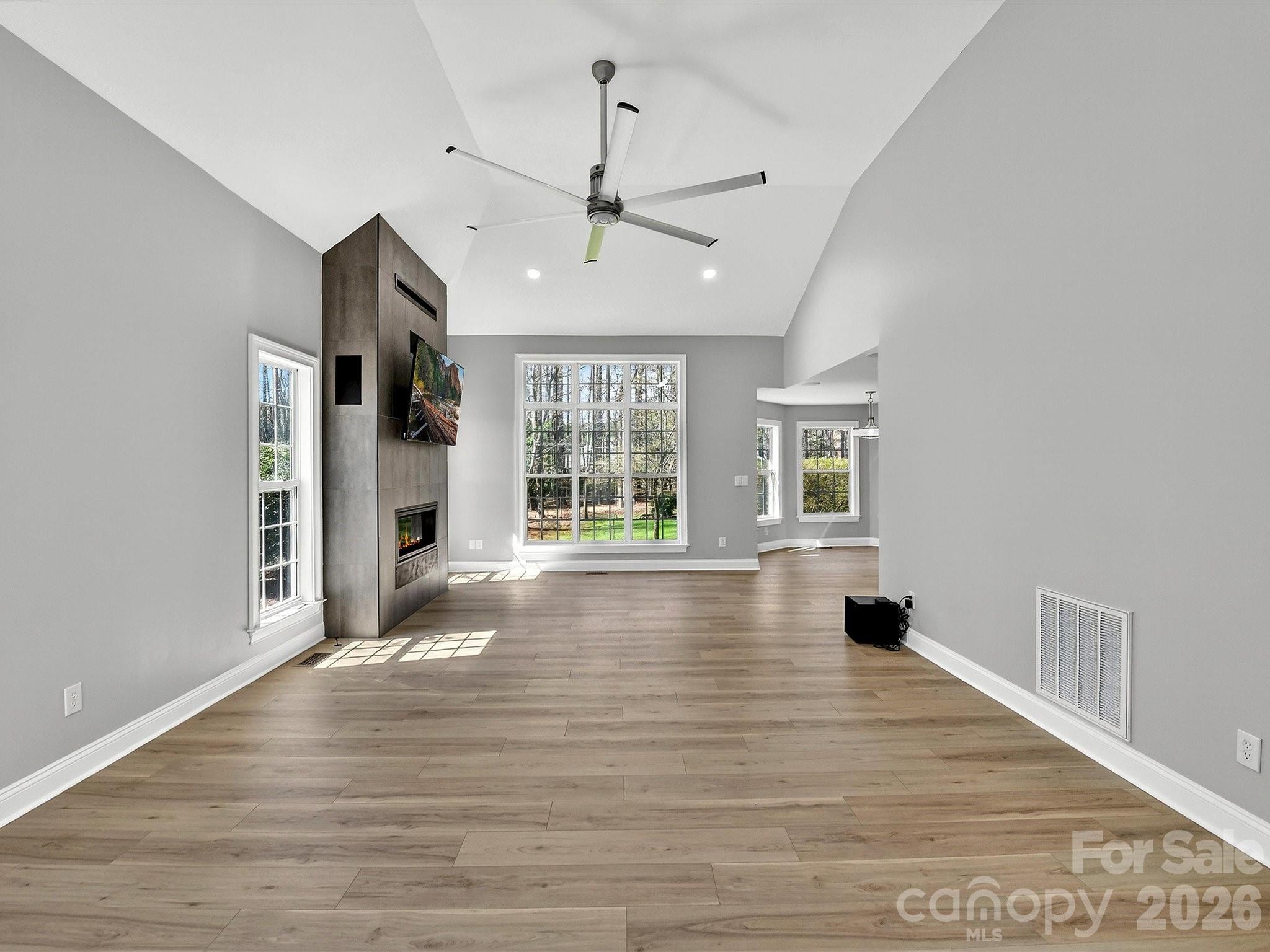 Lakepointe North - Residential