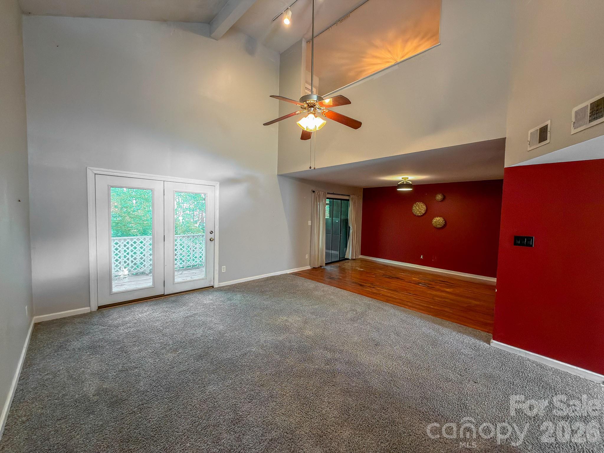 Tega Cay - Residential