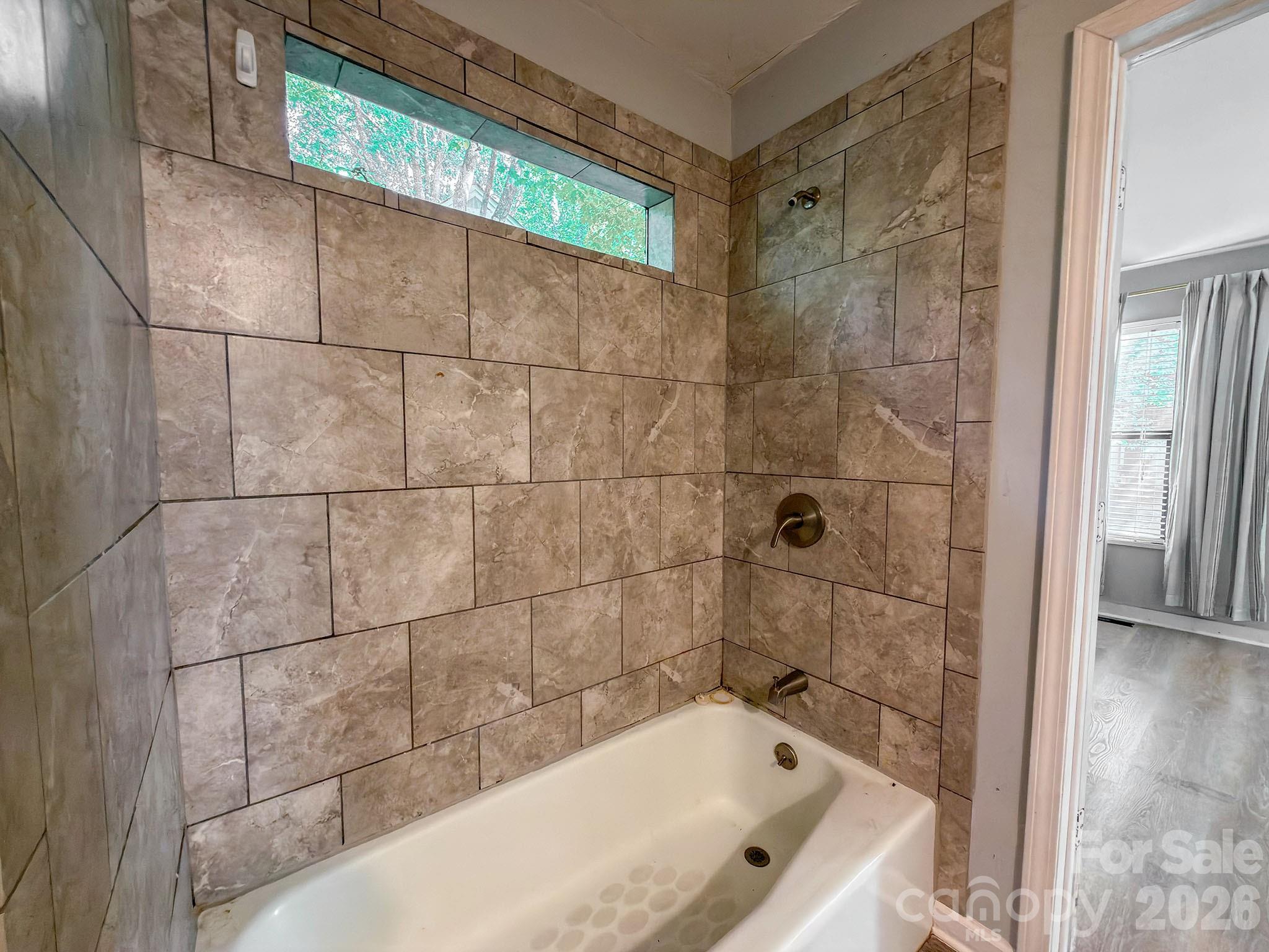 Tega Cay - Residential