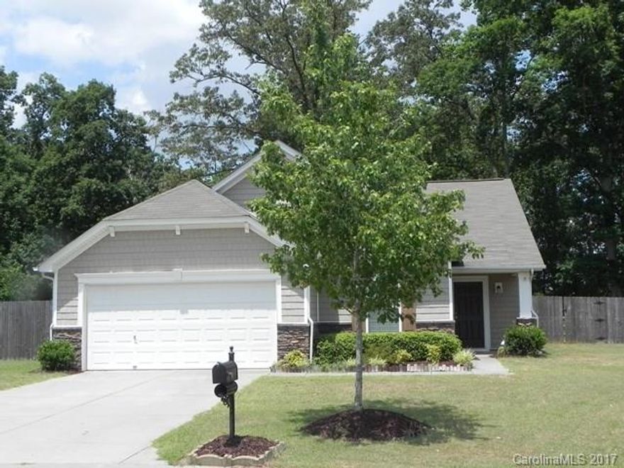 Lovely rental home in English Trails! Great school district & community amenities. Enjoy yourself in your privately fenced-in back yard. A must see! Available approximately 5/30/2017..