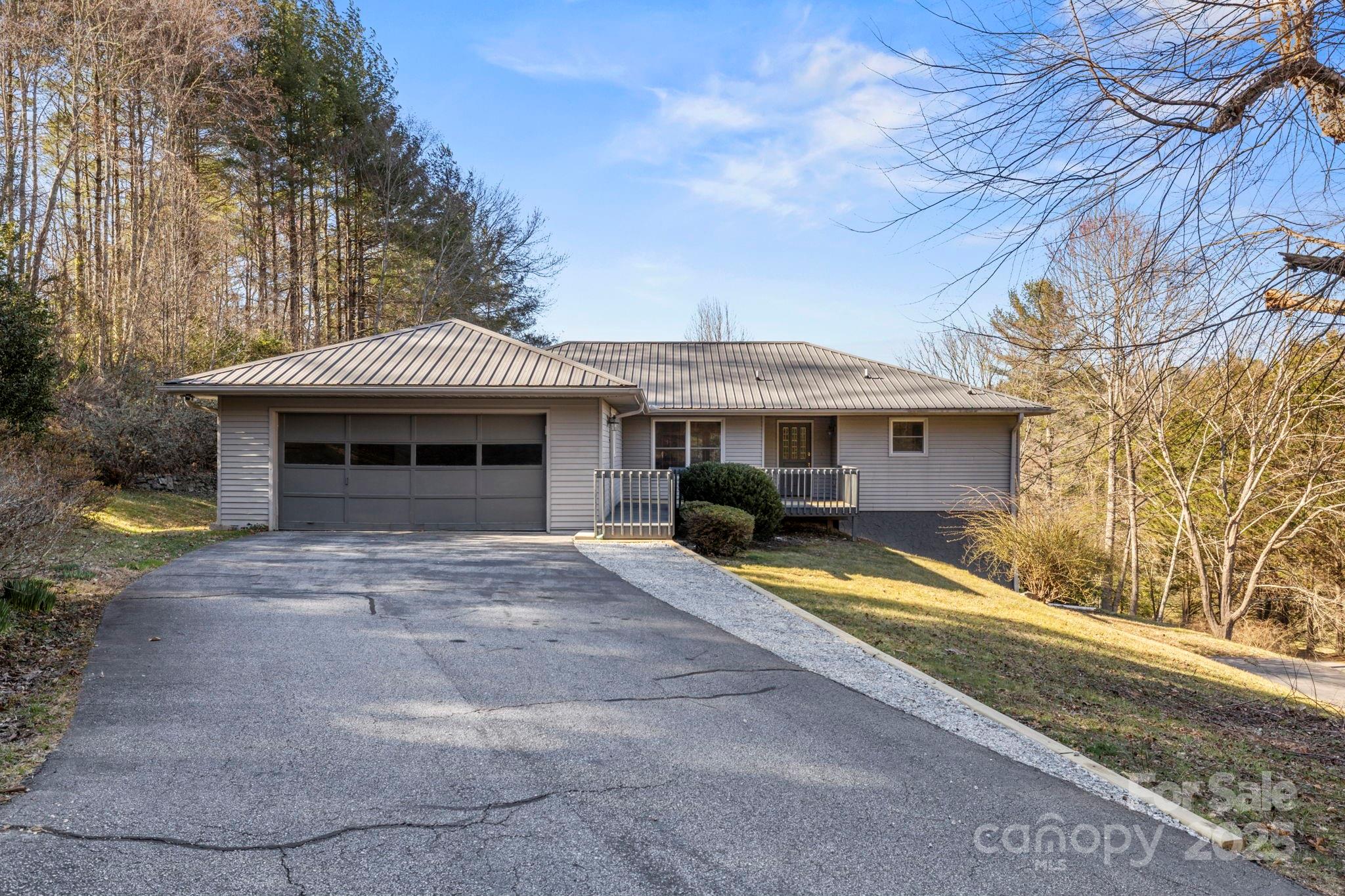 30 Hubbard Circle