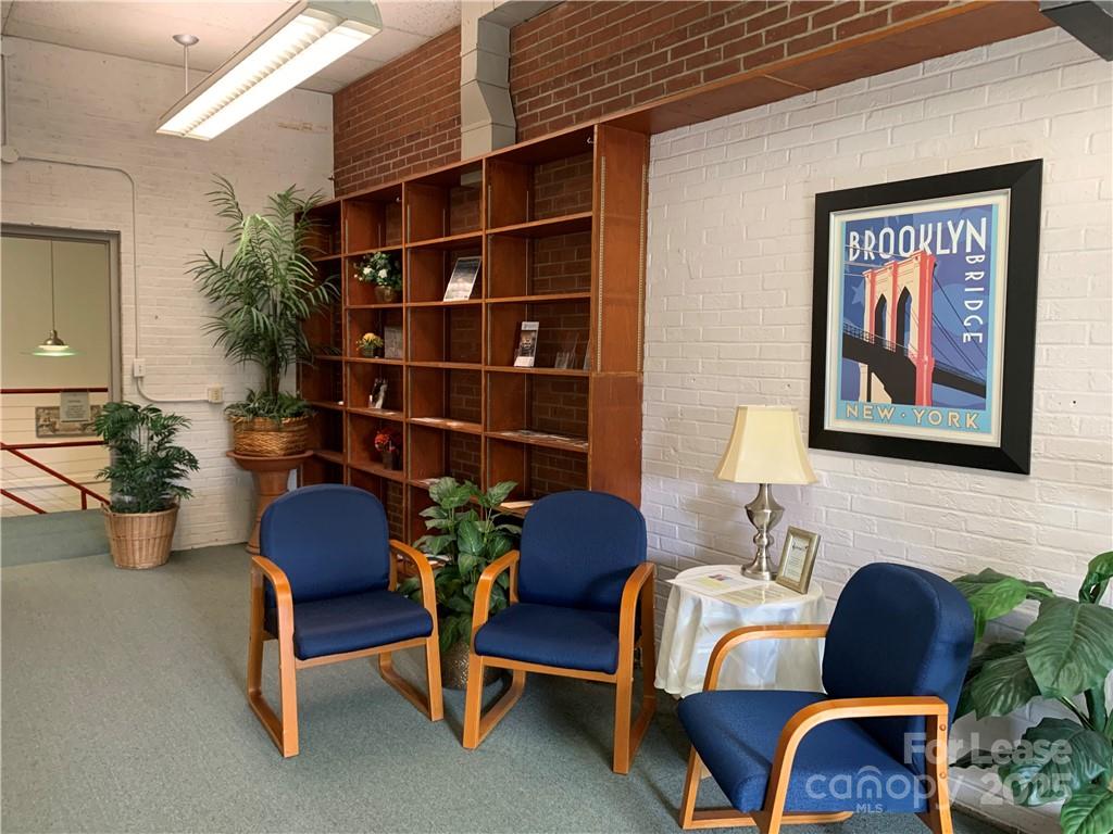 1095 Hendersonville Road S2