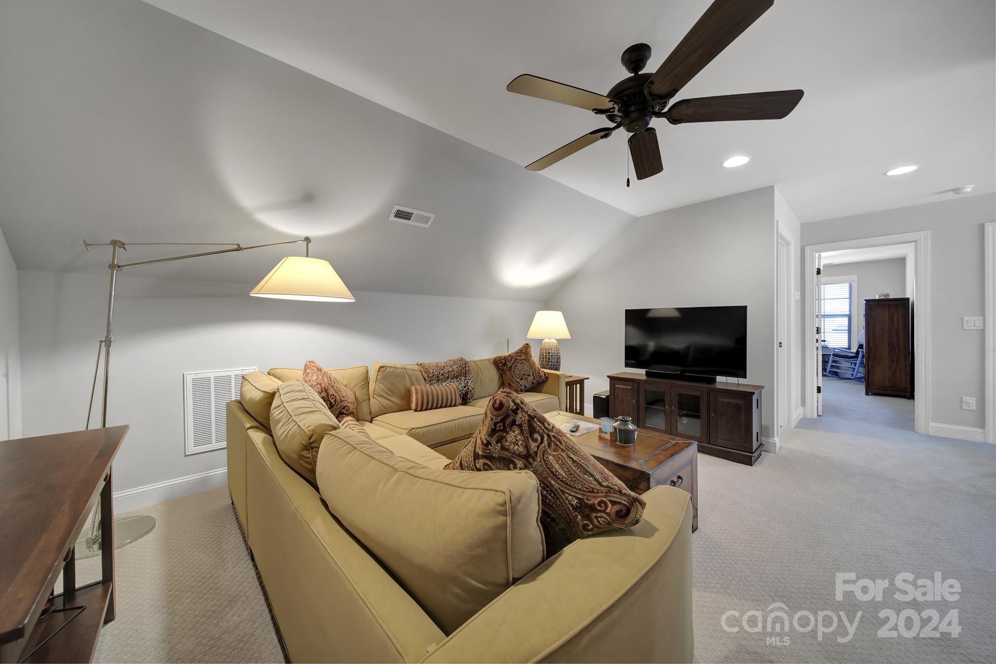 The Courtyards at Wesley Chapel - Residential
