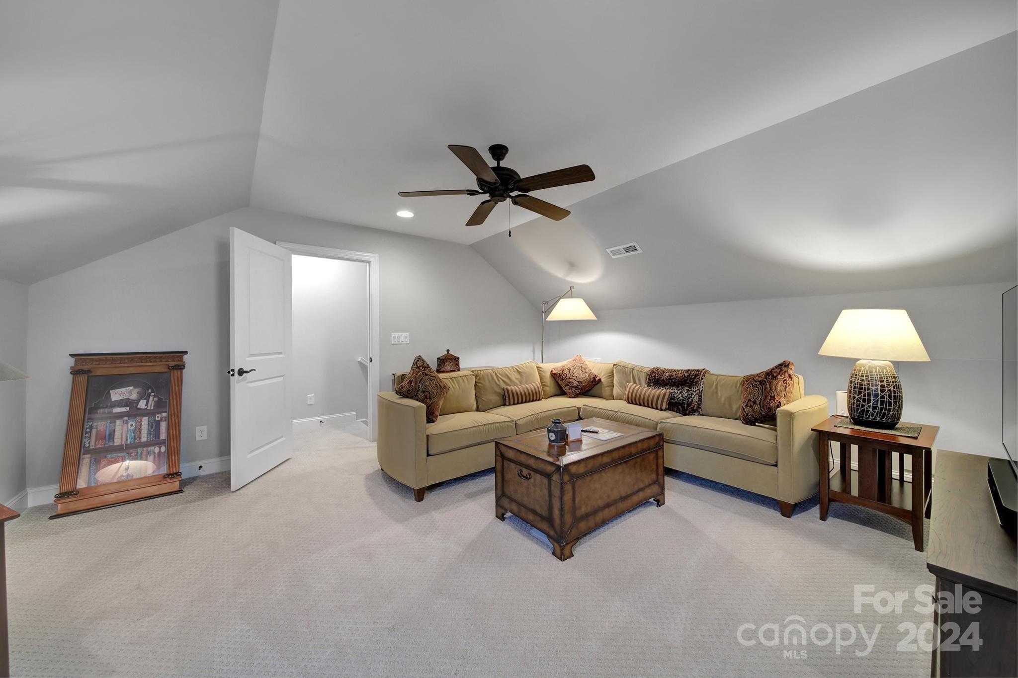 The Courtyards at Wesley Chapel - Residential