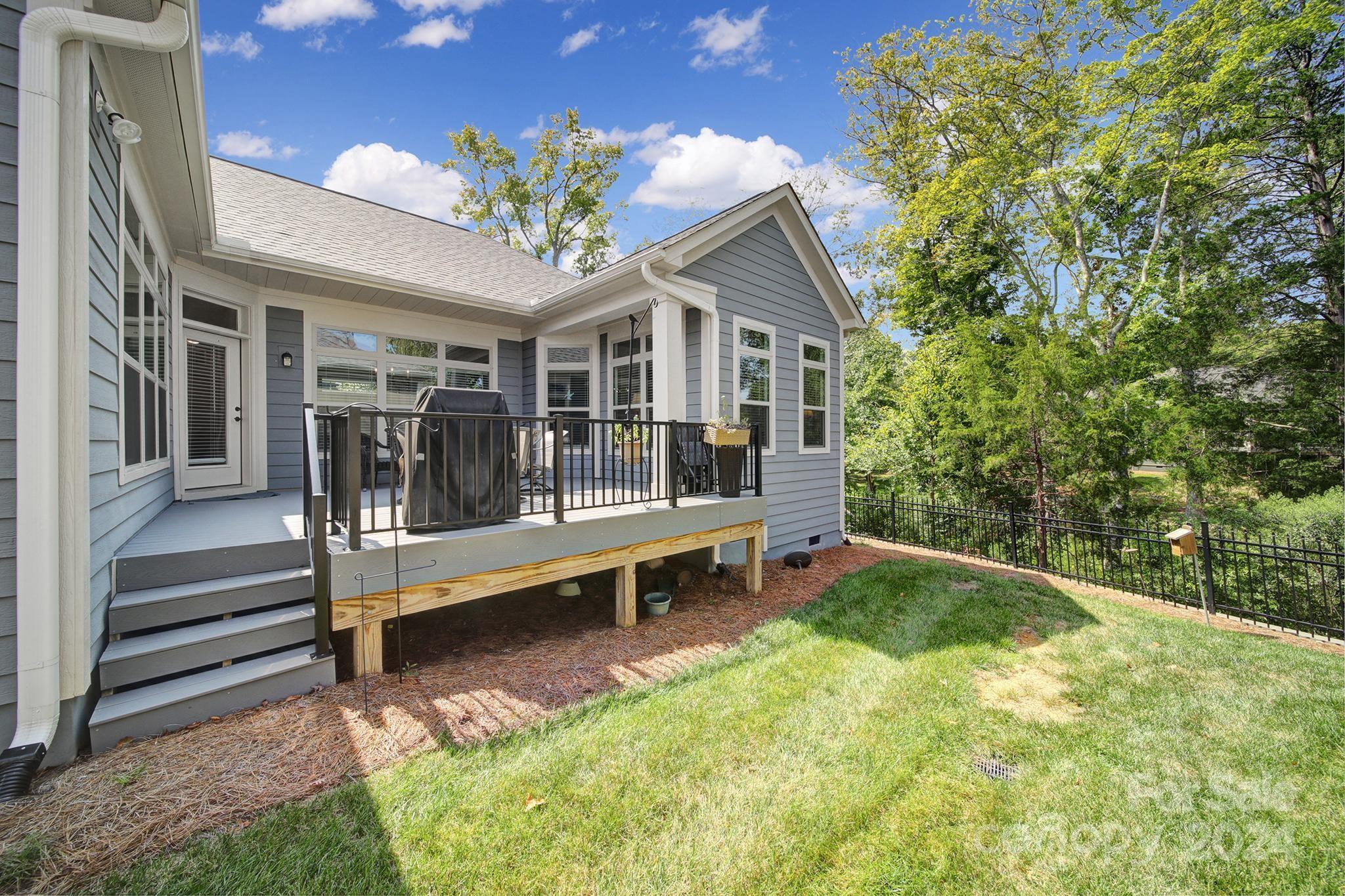 The Courtyards at Wesley Chapel - Residential