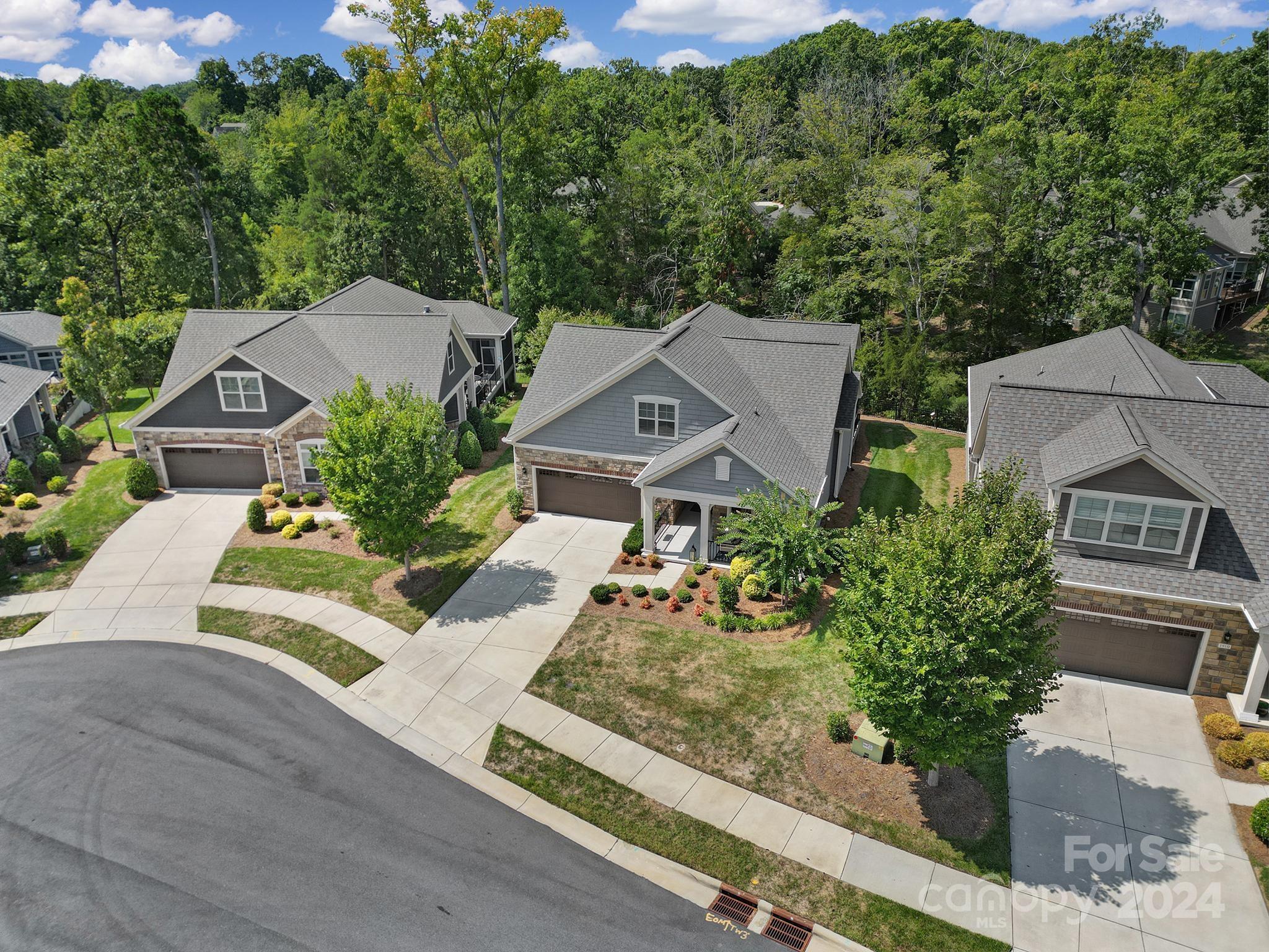 The Courtyards at Wesley Chapel - Residential