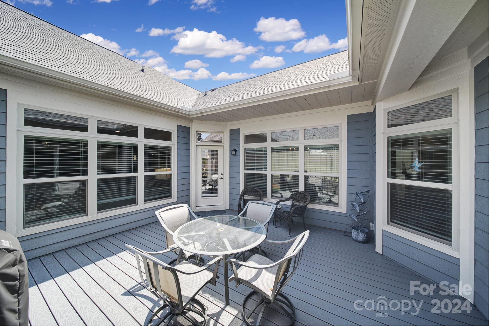The Courtyards at Wesley Chapel - Residential