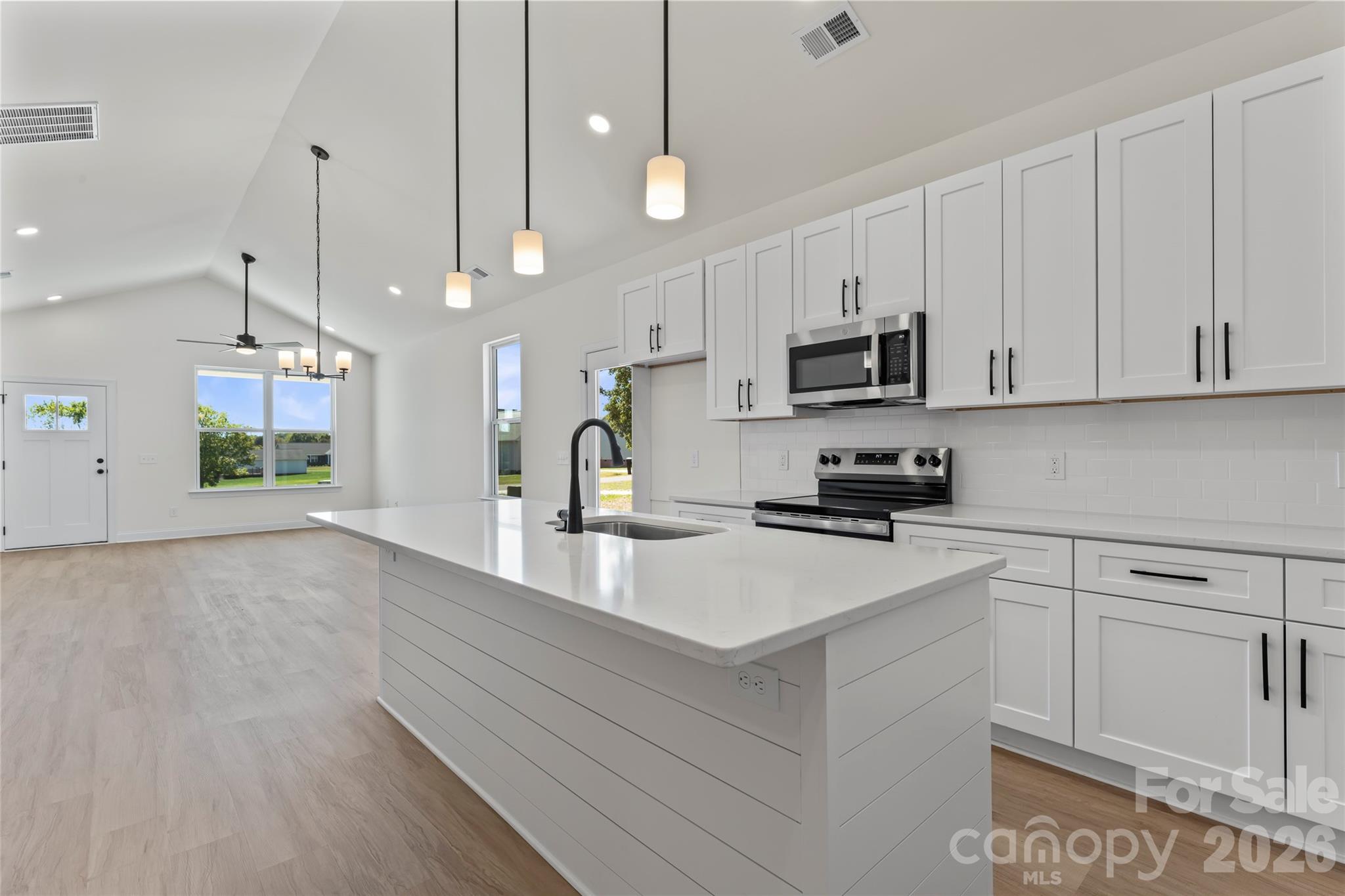 113 E Edinburgh Court